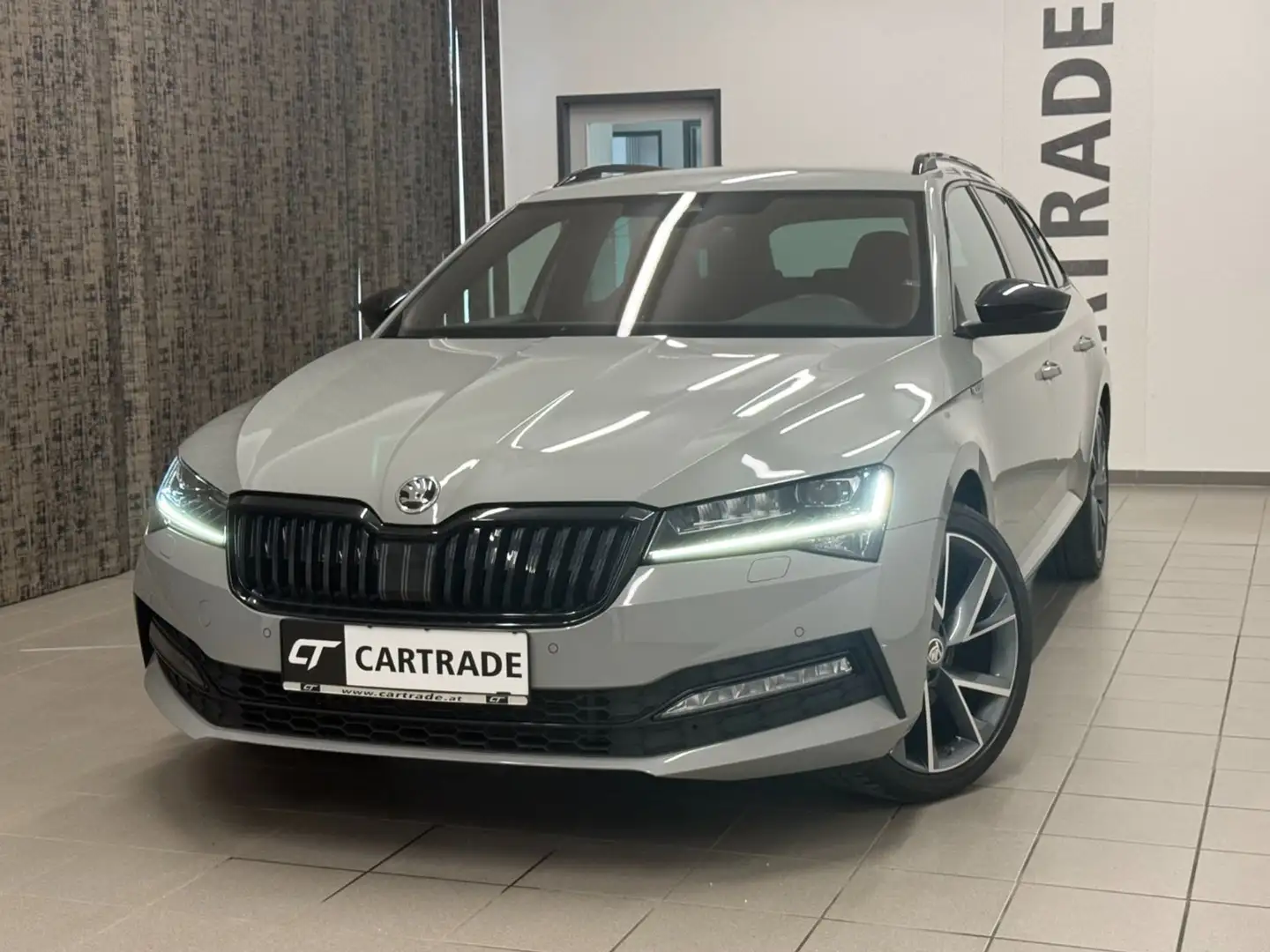 Skoda Superb 2.0 TDI SportLine 4x4 Grau - 1