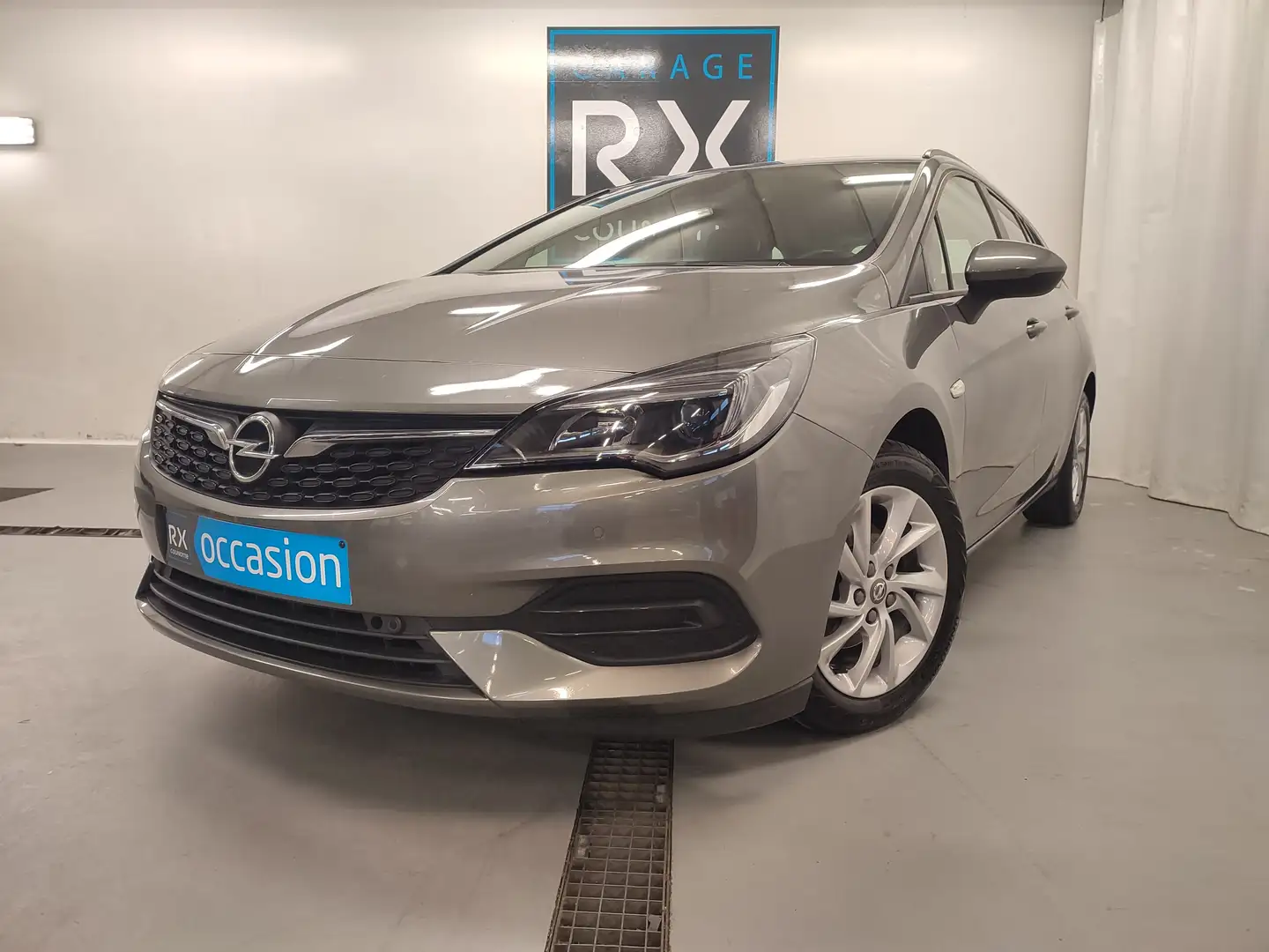 Opel Astra Astra Sports Tourer 1.2 Turbo Edition S/S Grijs - 1