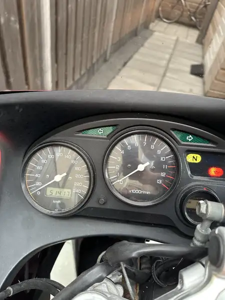 Suzuki GSX 600 - foto 5