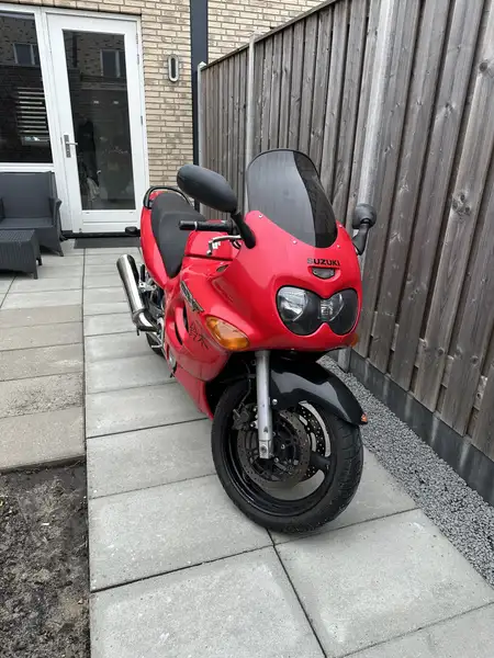 Suzuki GSX 600 - foto 2