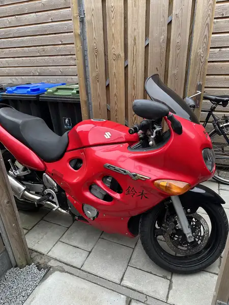 Suzuki GSX 600 - foto 3