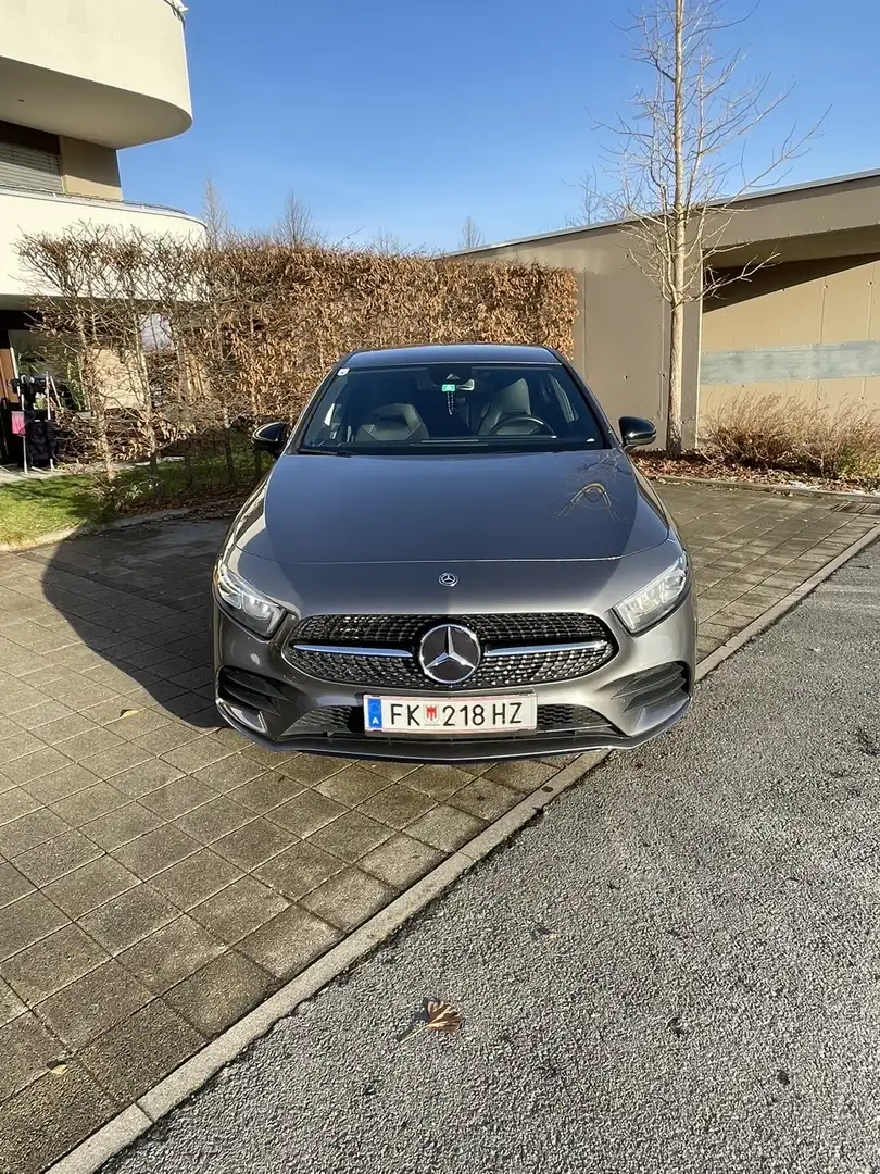 Mercedes-Benz A 180 A 180d AMG Line Silber - 2