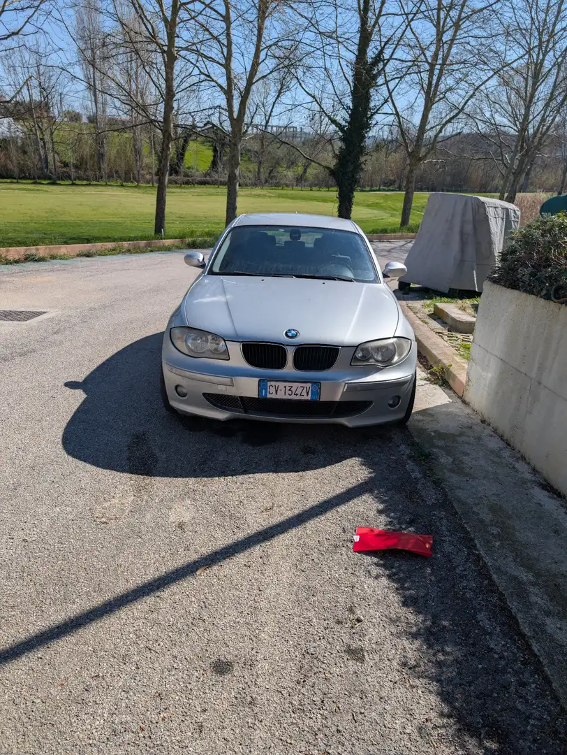 BMW 118 118d Attiva - 1