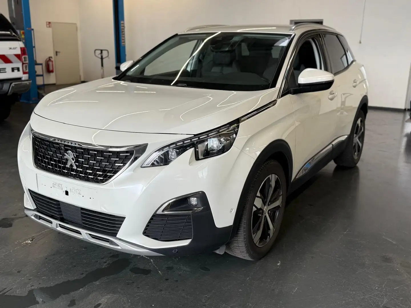 Peugeot 3008 Allure 1,2*Klima*PDC+Cam*SHZ*Tempomat*Navi*CarPlay Weiß - 1