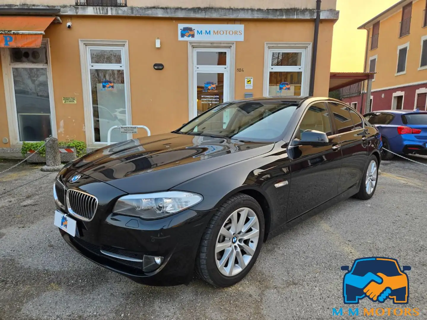 BMW 530 d xDrive 258CV Luxury Noir - 1