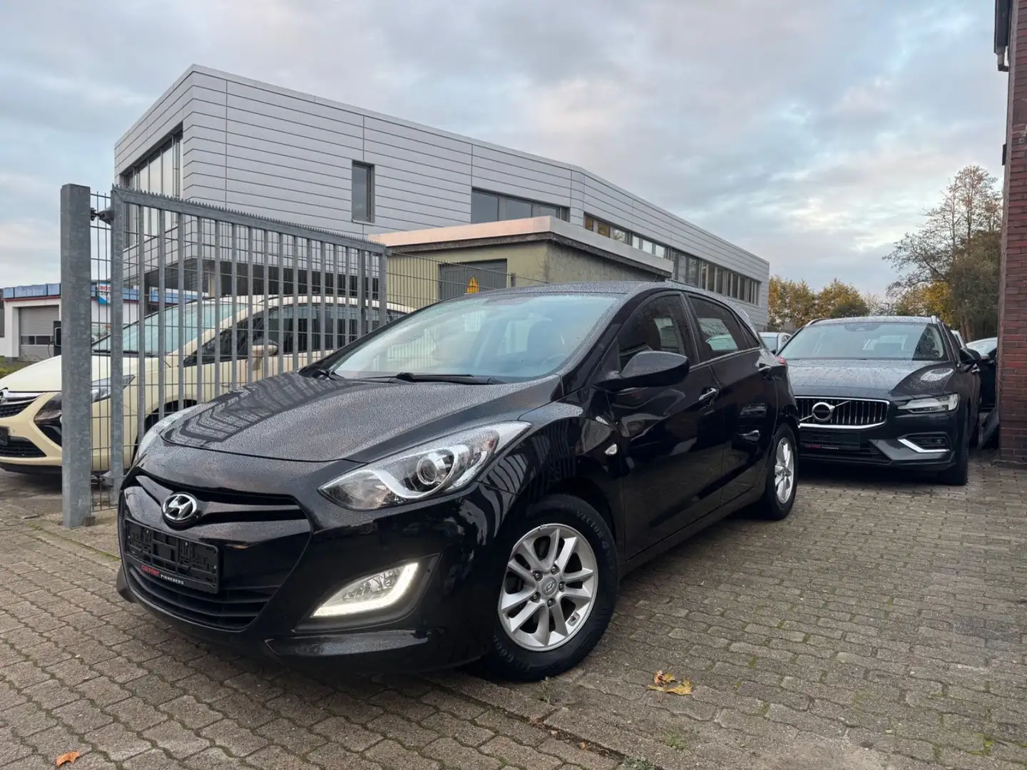 Hyundai i30 FIFA World Cup Edition FRIESPRECH SITZHEIZUN Negro - 2