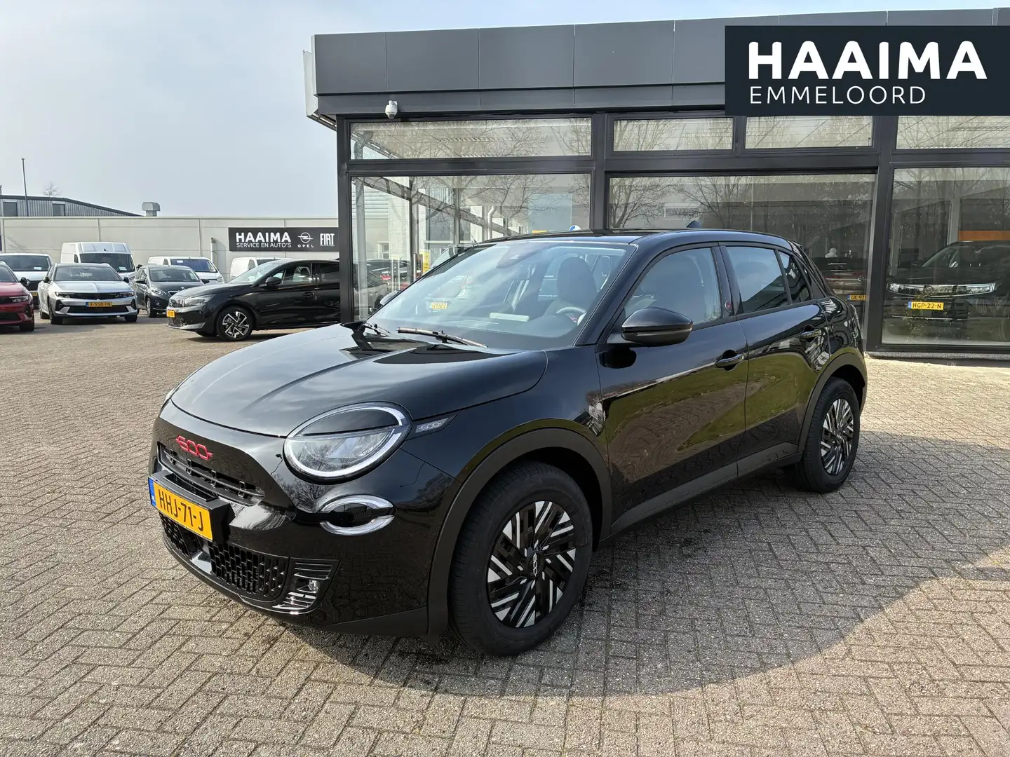 Fiat 600e RED 54 kWh | Climate control | Apple Carplay/Andro Zwart - 1