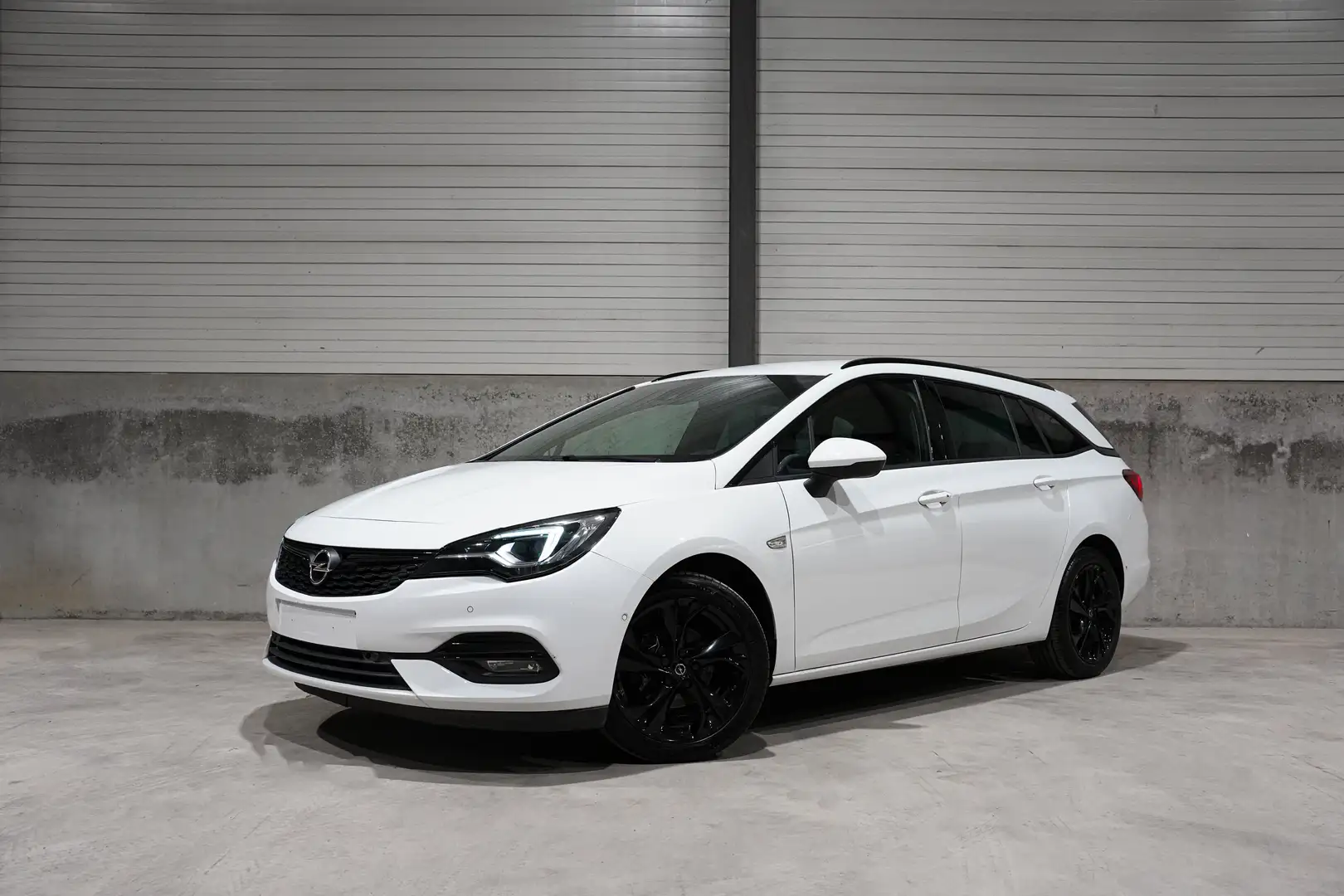 Opel Astra ✖️APPLE CARPLAY | BLACK PACK | GPS | TVA✔️ Blanc - 1