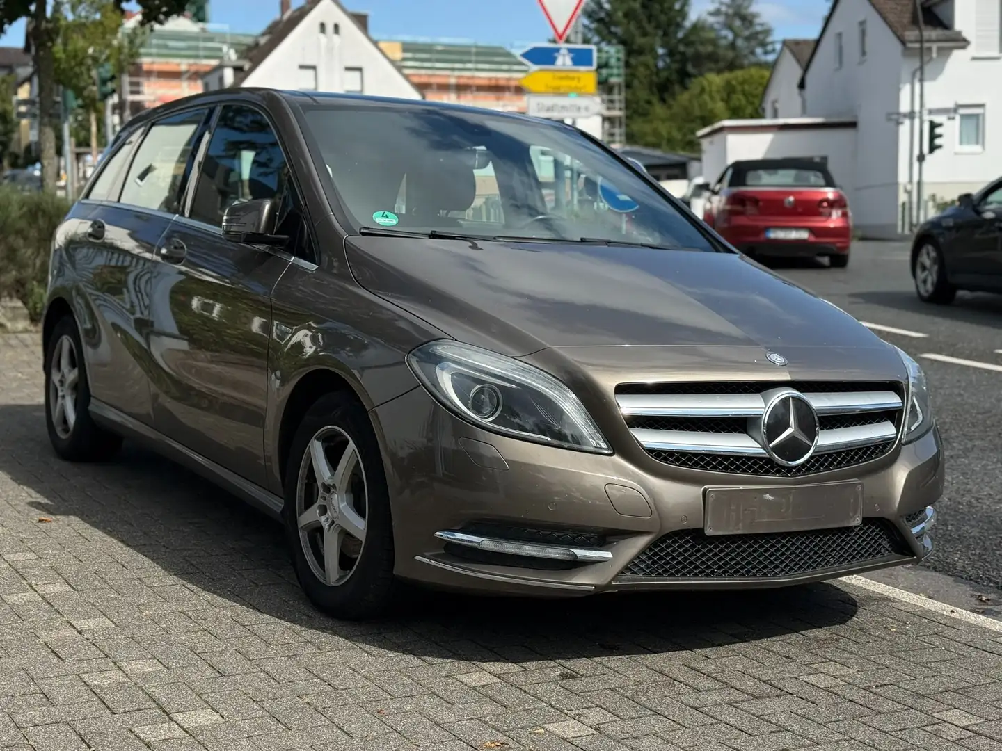 Mercedes-Benz B 200 B 200 EXPORT / LESEN/TÜV-10.2026/LESEN!LESEN! Braun - 1