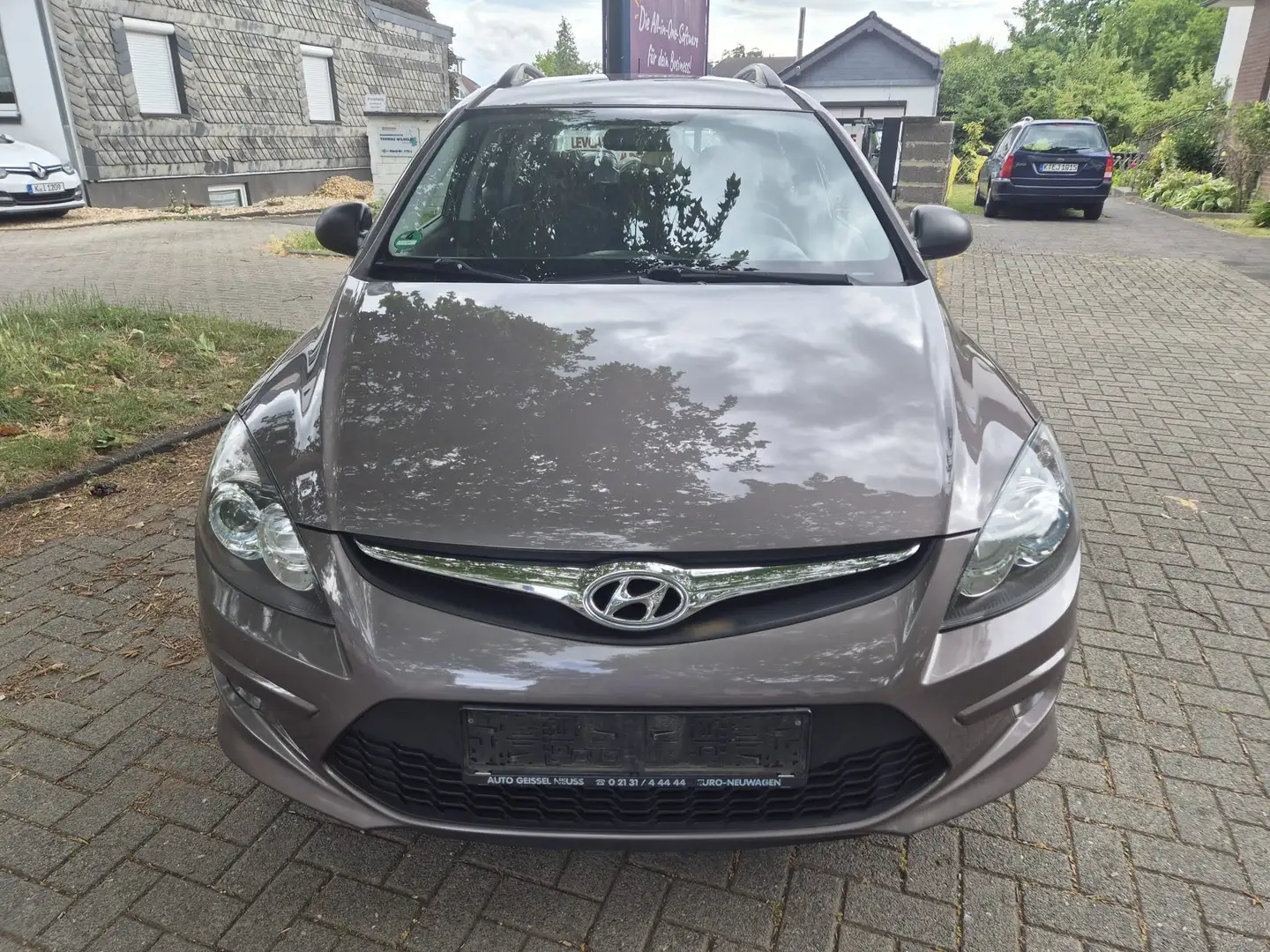 Hyundai i30 1.4 Classic Klima Anhängerkupplung Braun - 1