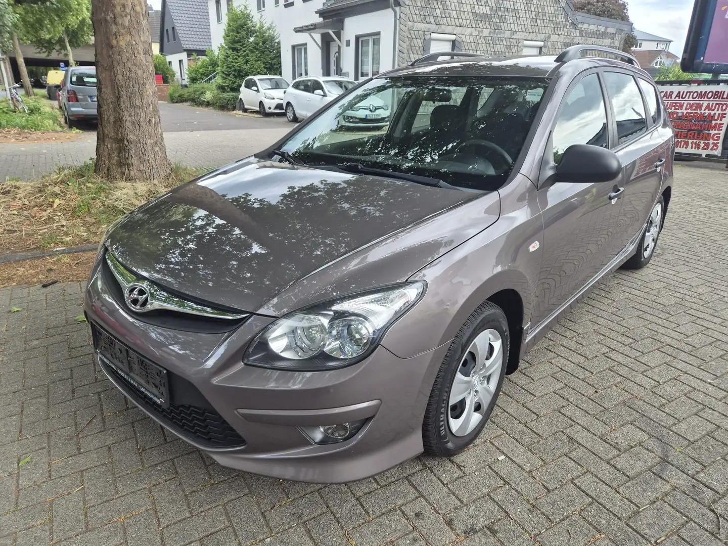 Hyundai i30 1.4 Classic Klima Anhängerkupplung Braun - 2