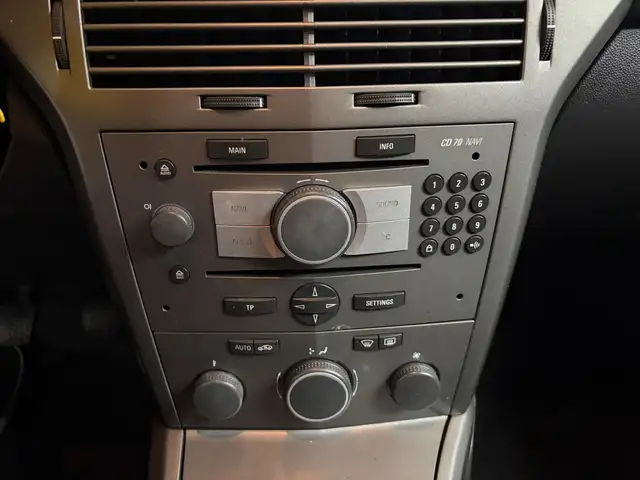 Opel Astra view 13