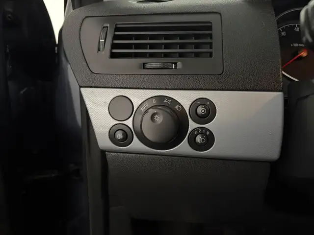 Opel Astra view 7
