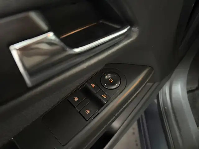 Opel Astra view 5