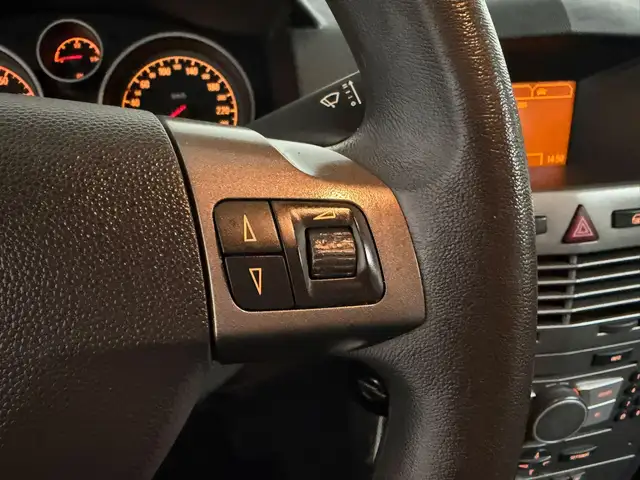 Opel Astra view 10