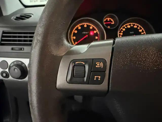 Opel Astra view 9