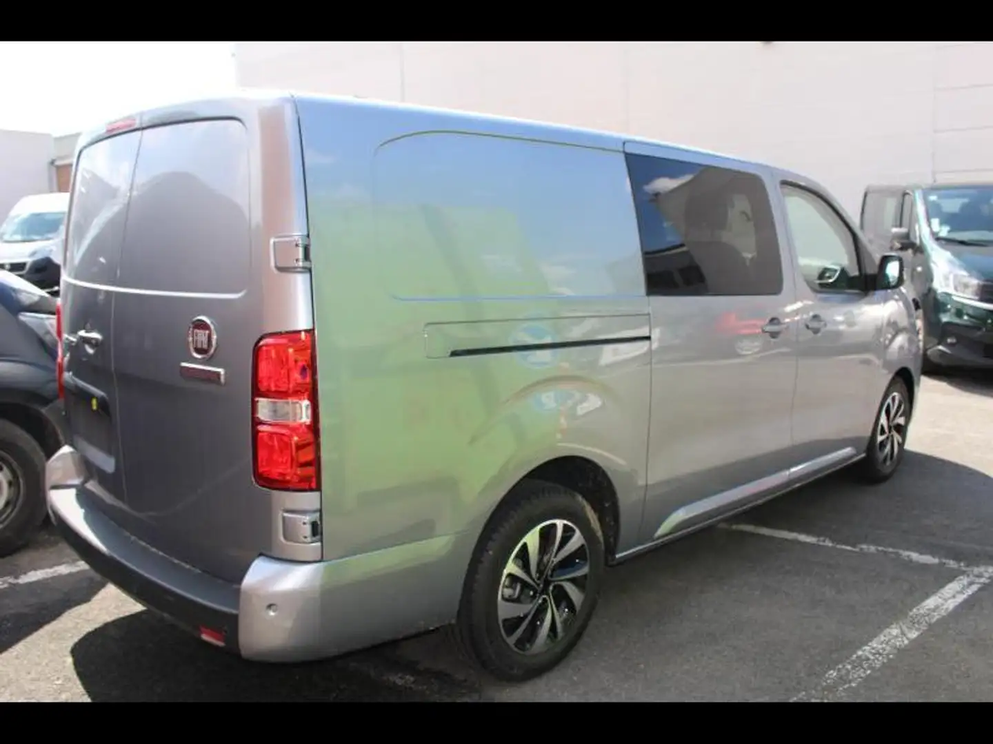 Fiat Scudo Dubbele Cabine L3 180 pk Grijs - 2
