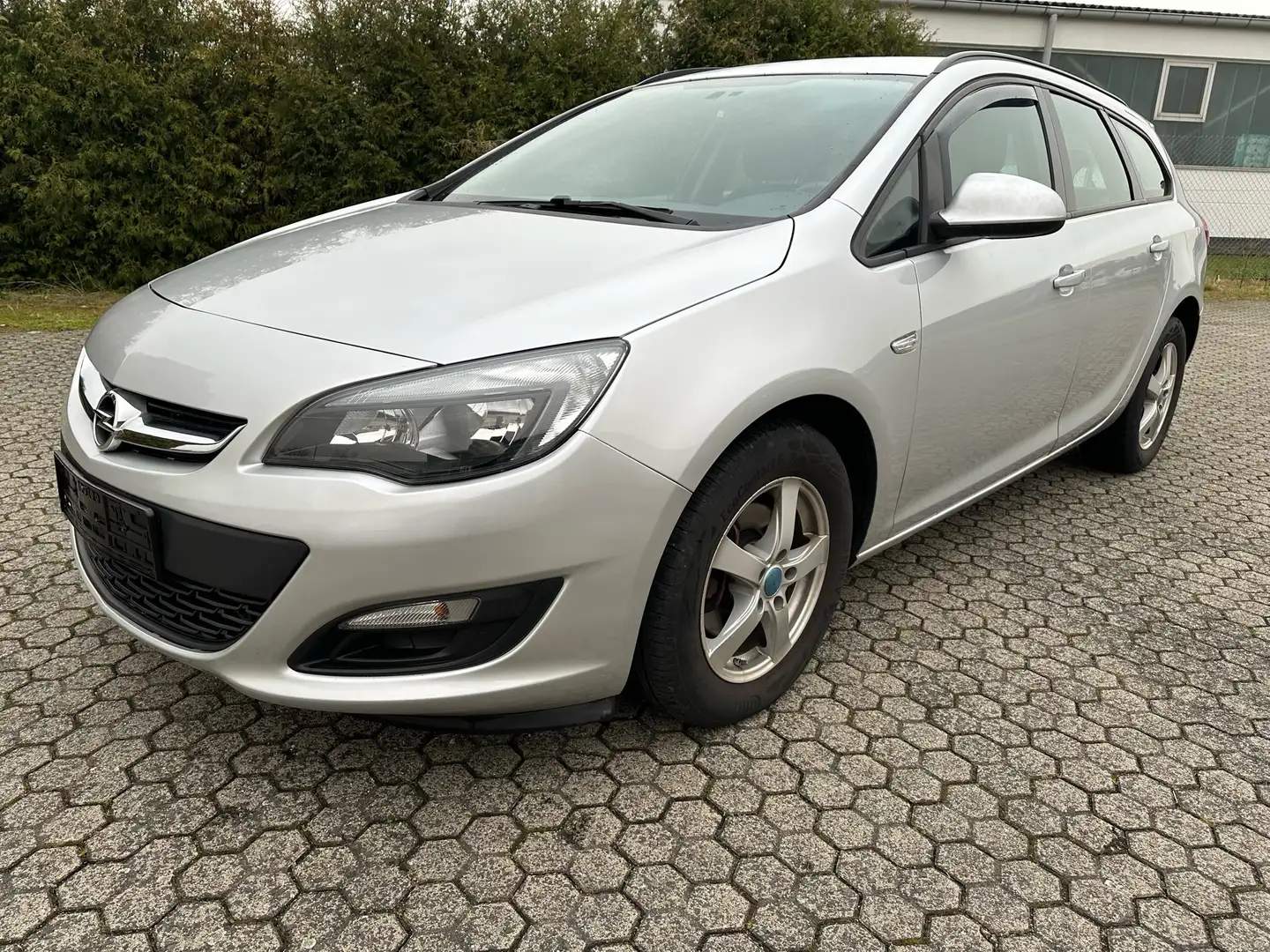 Opel Astra Edition * Navi * AHK Grau - 1