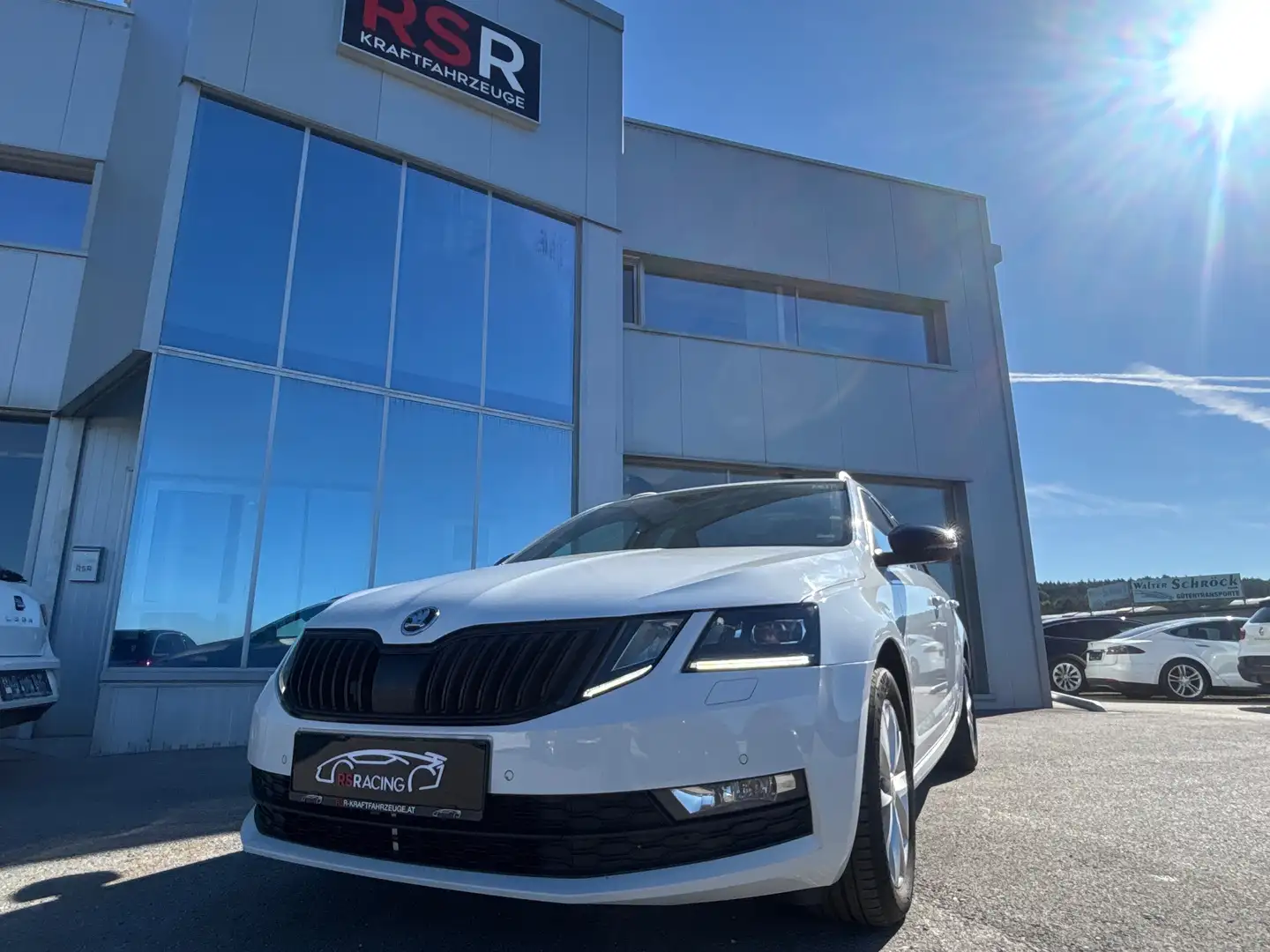 Skoda Octavia Style Navi ACC Apple CarPlay Klimatronik Weiß - 1