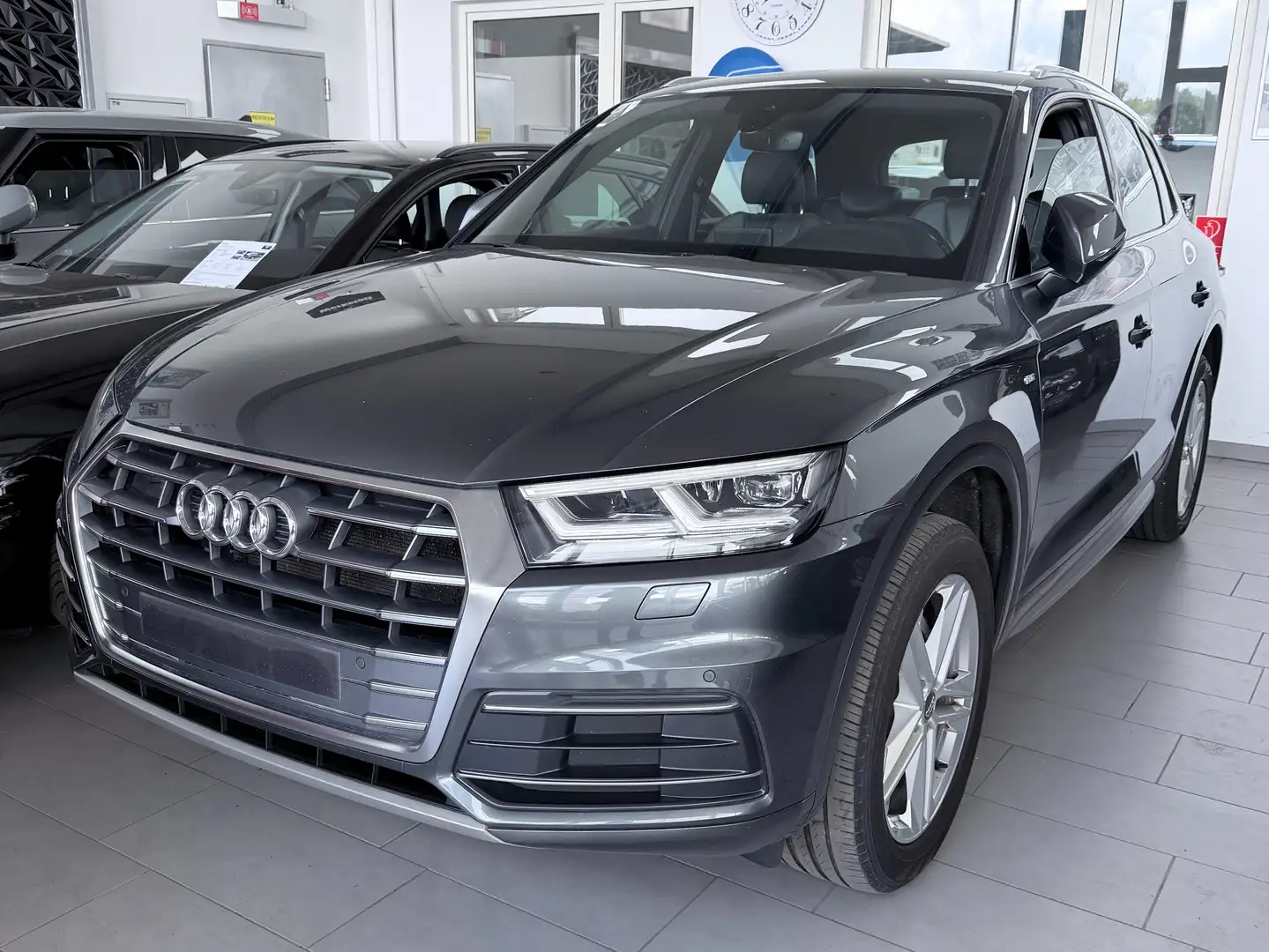Audi Q5 Q5 2,0 TDI quattro sport S-tronic sport Grau - 1