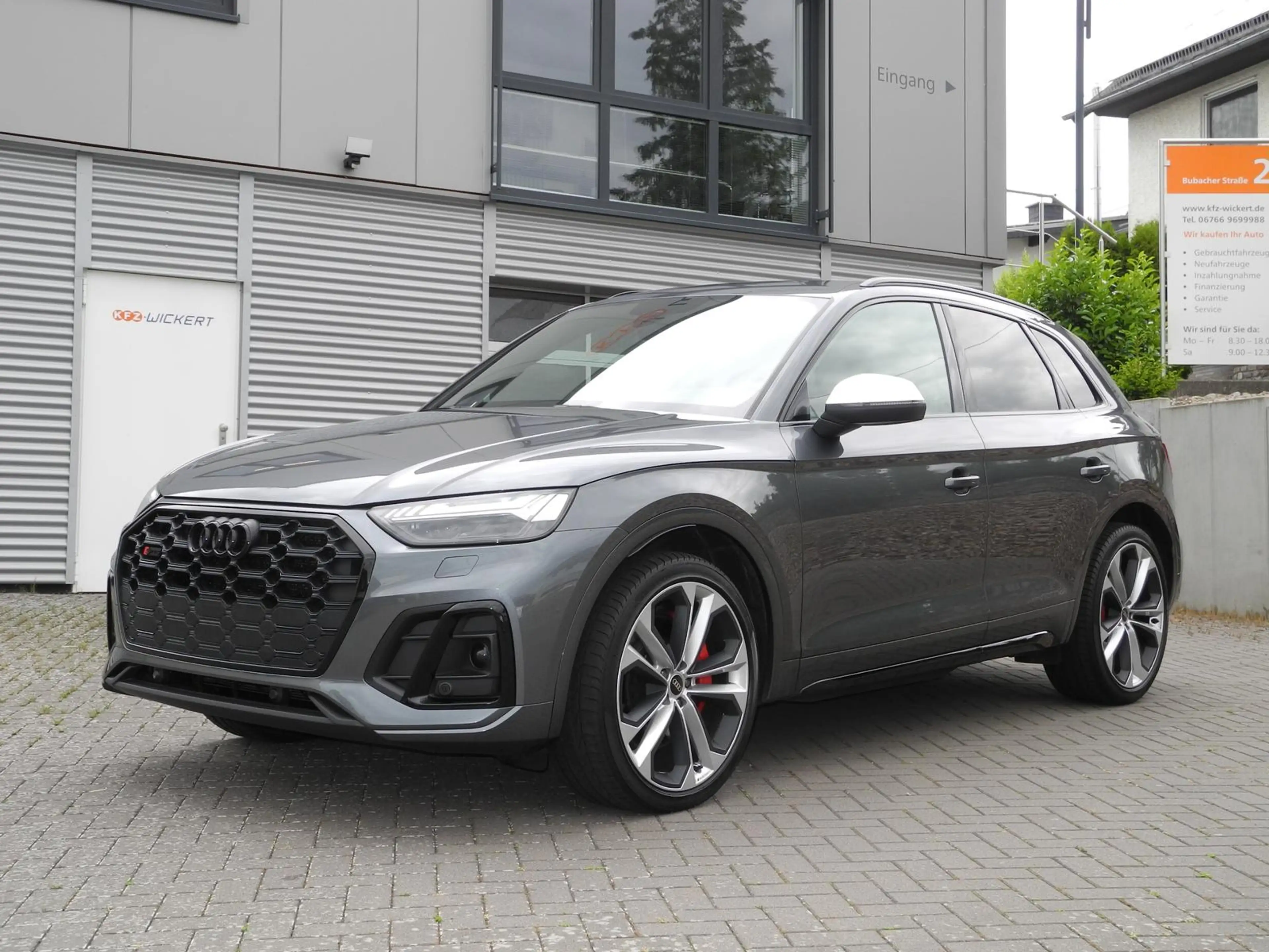 Audi SQ5 3.0 TDI *Air-Susp*AHK*B&O*21"*HUD*Matrix*
