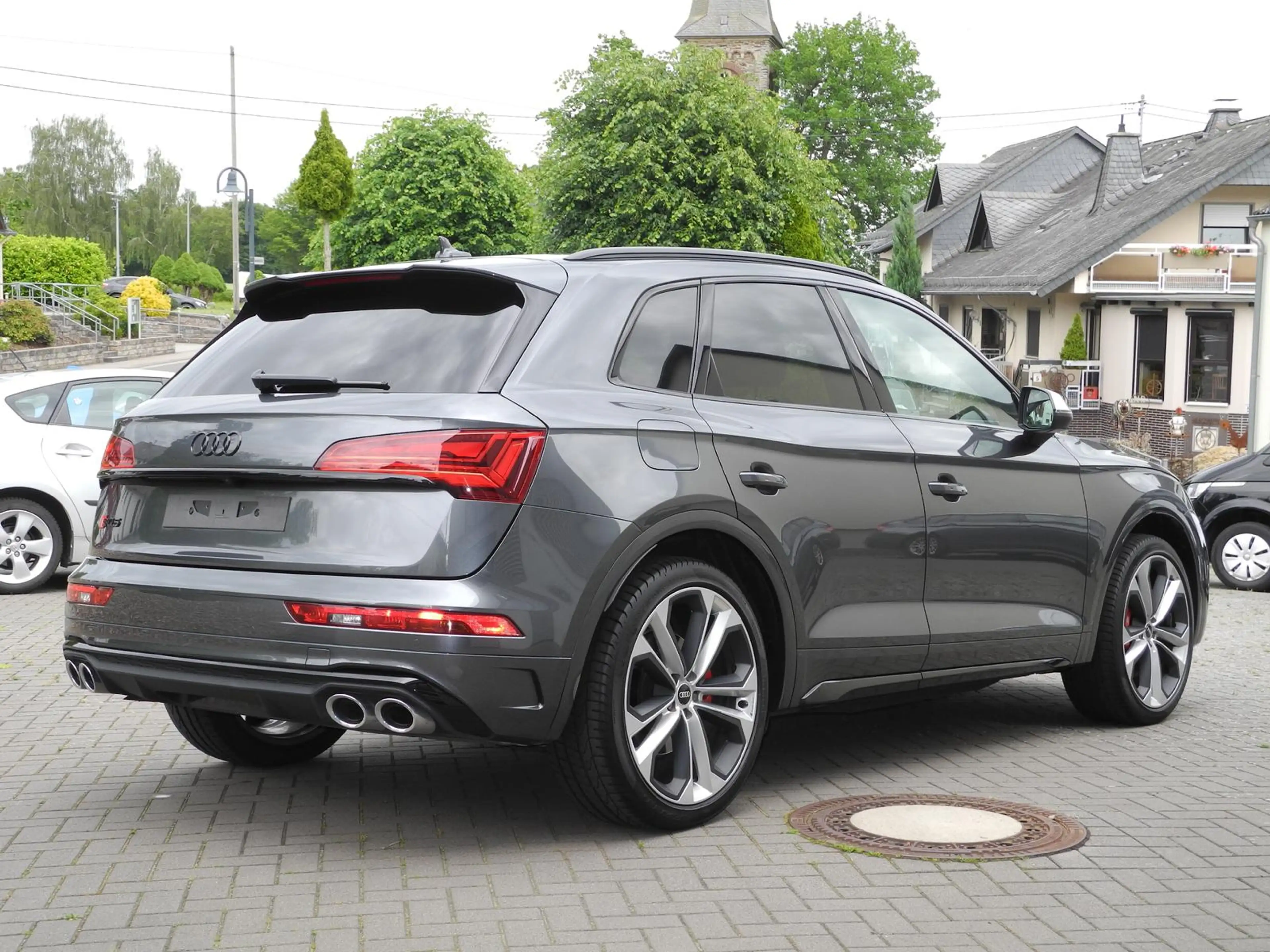 Audi SQ5 3.0 TDI *Air-Susp*AHK*B&O*21"*HUD*Matrix* — photo 4