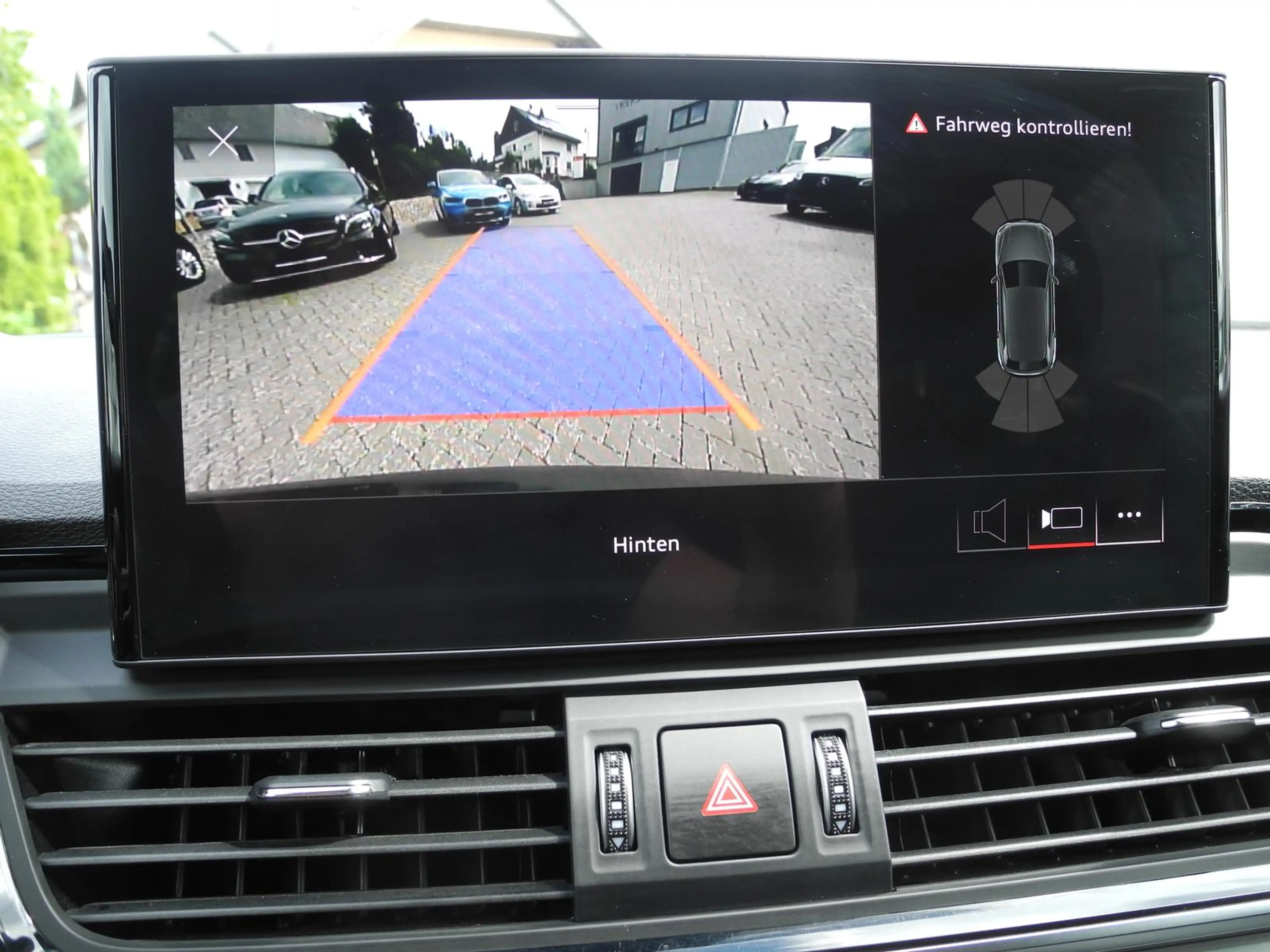 Audi SQ5 3.0 TDI *Air-Susp*AHK*B&O*21"*HUD*Matrix* — photo 14