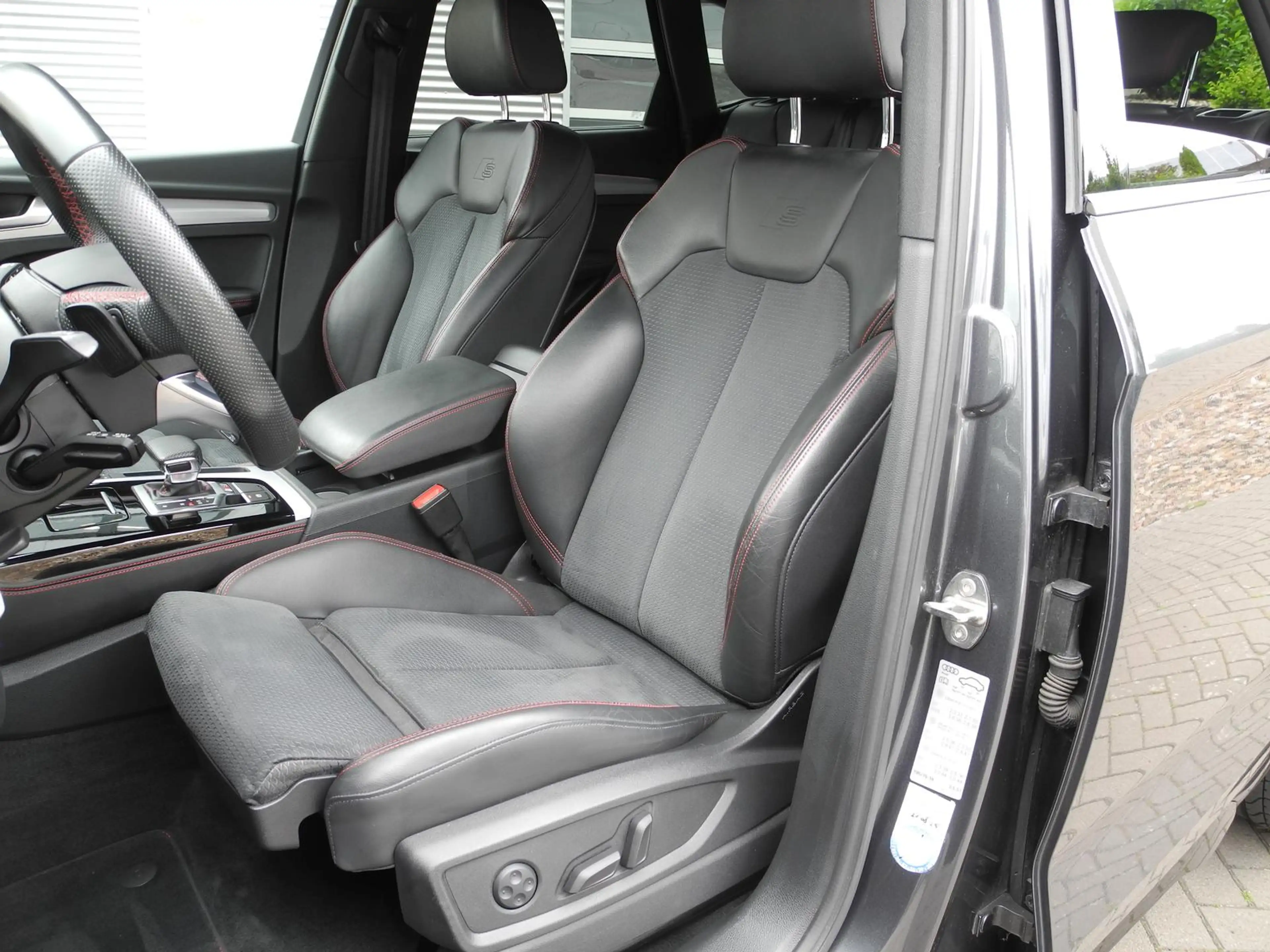 Audi SQ5 3.0 TDI *Air-Susp*AHK*B&O*21"*HUD*Matrix* — photo 8