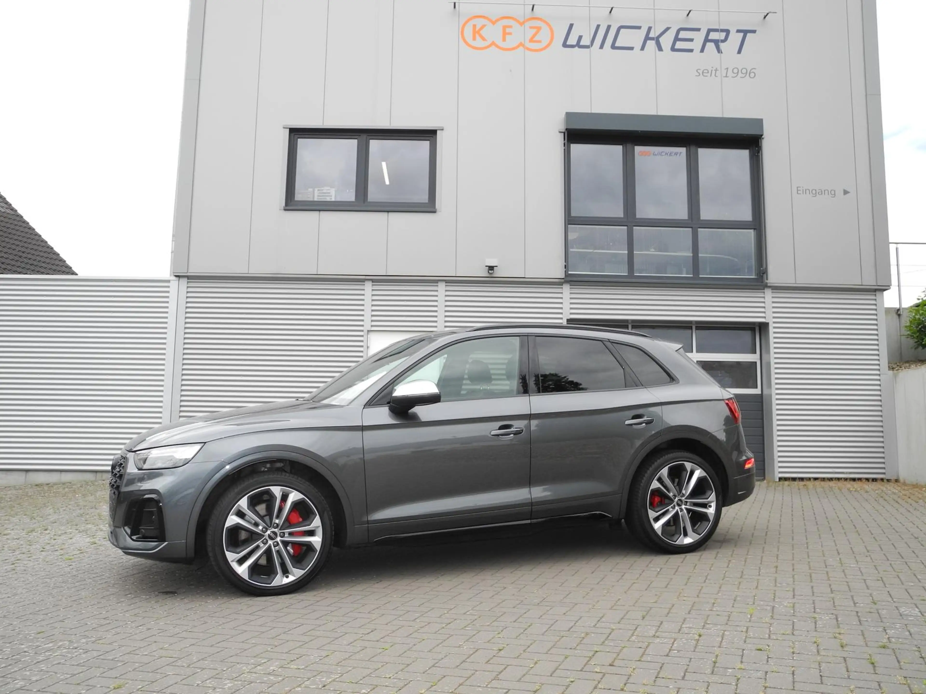 Audi SQ5 3.0 TDI *Air-Susp*AHK*B&O*21"*HUD*Matrix* — photo 2