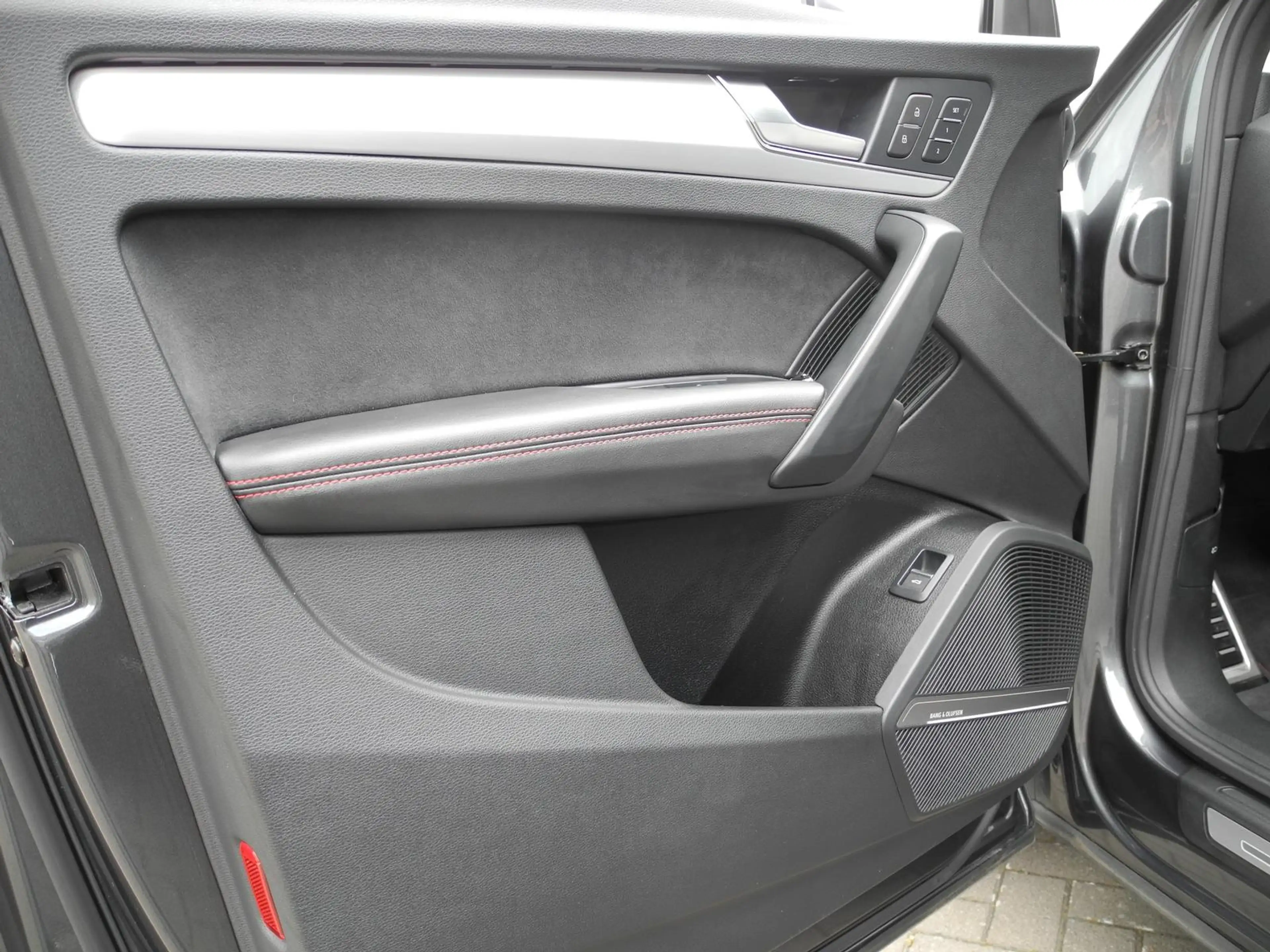 Audi SQ5 3.0 TDI *Air-Susp*AHK*B&O*21"*HUD*Matrix* — photo 12