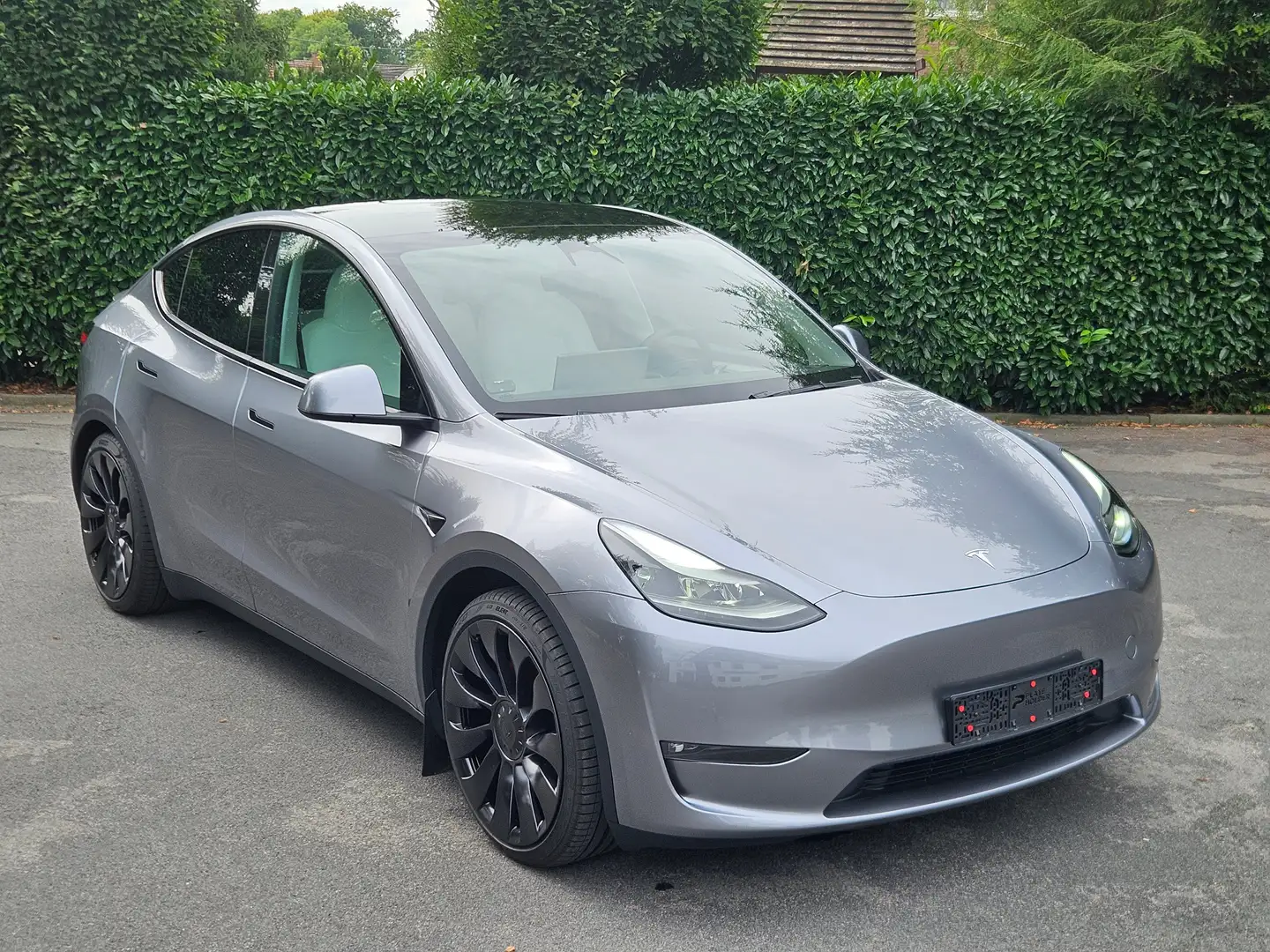 Tesla Model Y Performance AWD Ryzen Juli 2023 - MwSt. ausweisbar Silber - 1