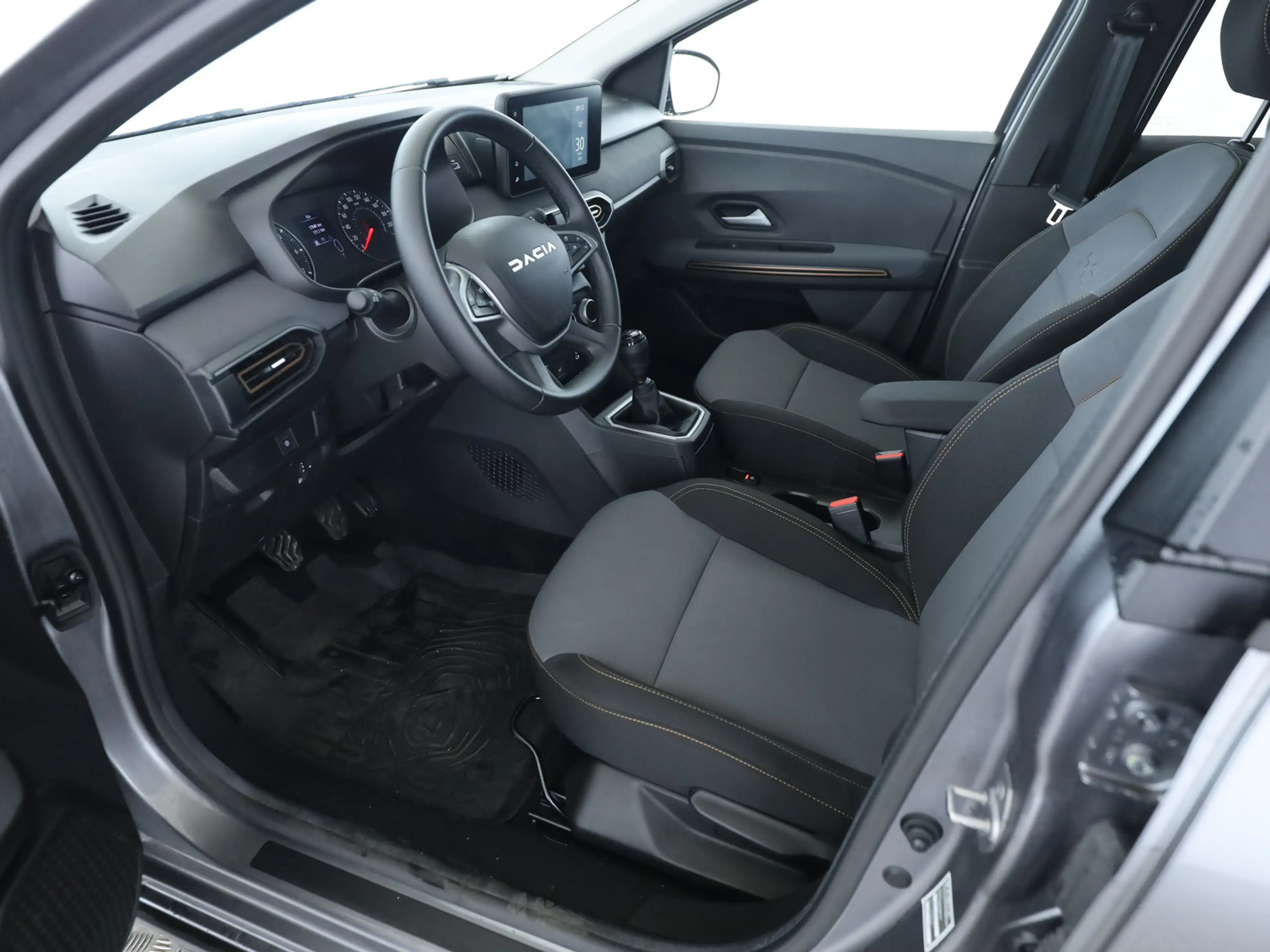 Dacia Jogger Extreme+ TCe 110 7-Sitzer SHZ PDC KLIMA BT — photo 11