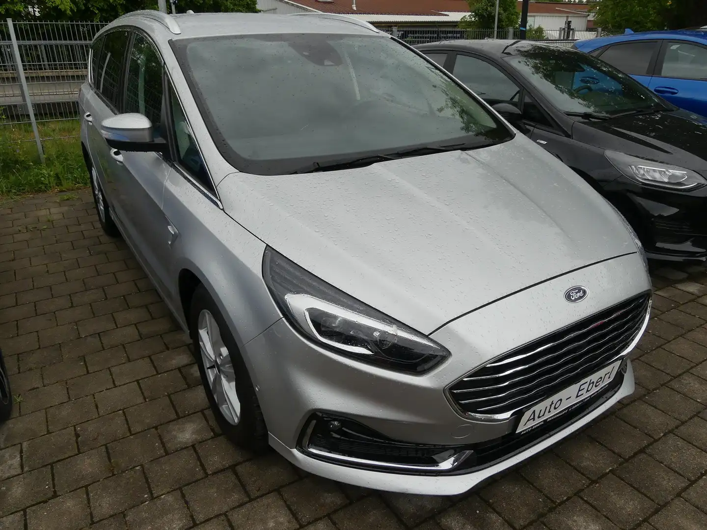 Ford S-Max Titanium * Winterpaket * Kamera * Plateado - 2