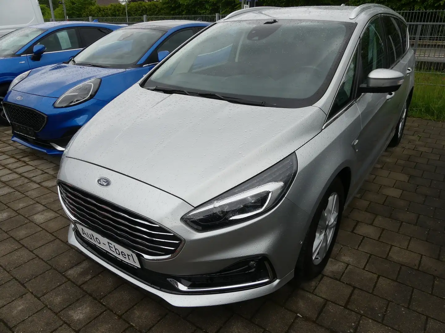 Ford S-Max Titanium * Winterpaket * Kamera * Plateado - 1