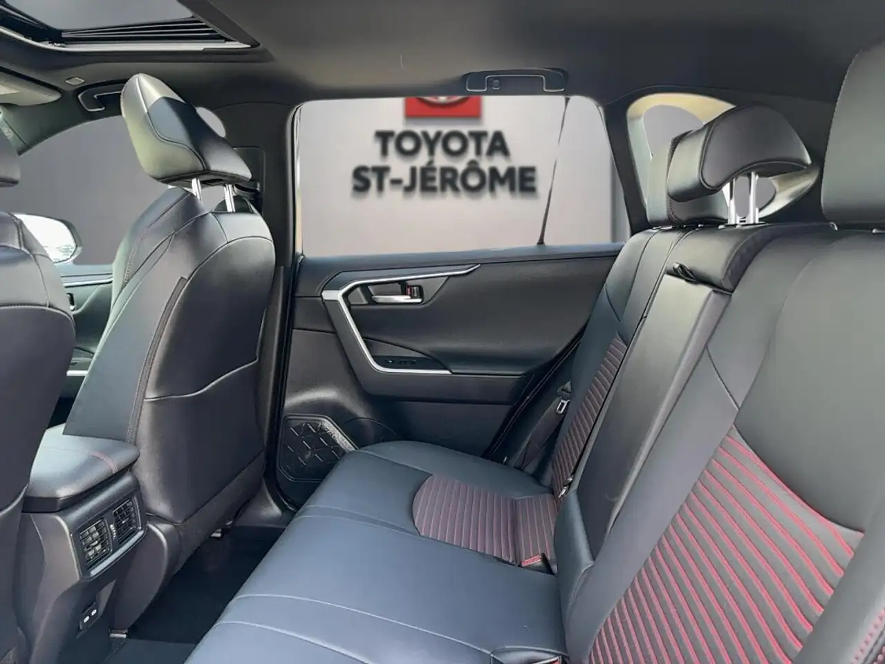 Toyota RAV 4 Prime снимка Toyota RAV 4 Prime