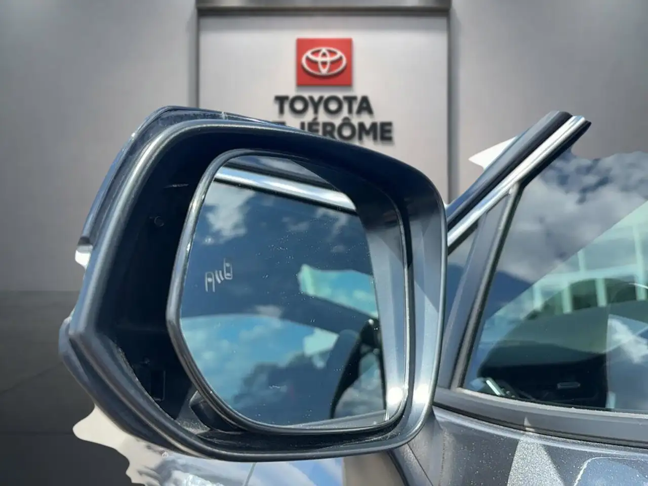 Toyota RAV 4 Prime снимка Toyota RAV 4 Prime