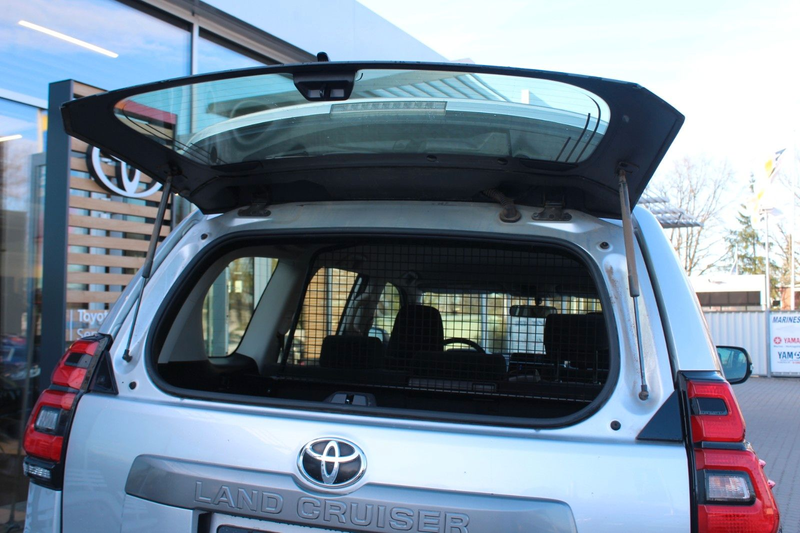 Toyota Land Cruiser Basis 2.8 Automatik*4x4*AHK*PDC*GJR — photo 14