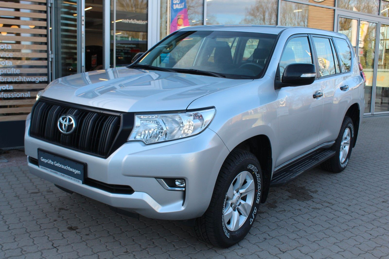 Toyota Land Cruiser Basis 2.8 Automatik*4x4*AHK*PDC*GJR — photo 3
