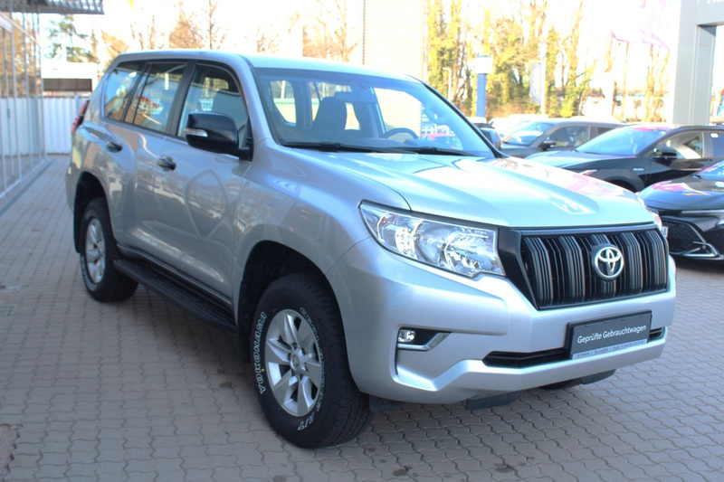 Toyota Land Cruiser Basis 2.8 Automatik*4x4*AHK*PDC*GJR — photo 8