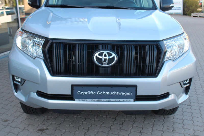 Toyota Land Cruiser Basis 2.8 Automatik*4x4*AHK*PDC*GJR — photo 12