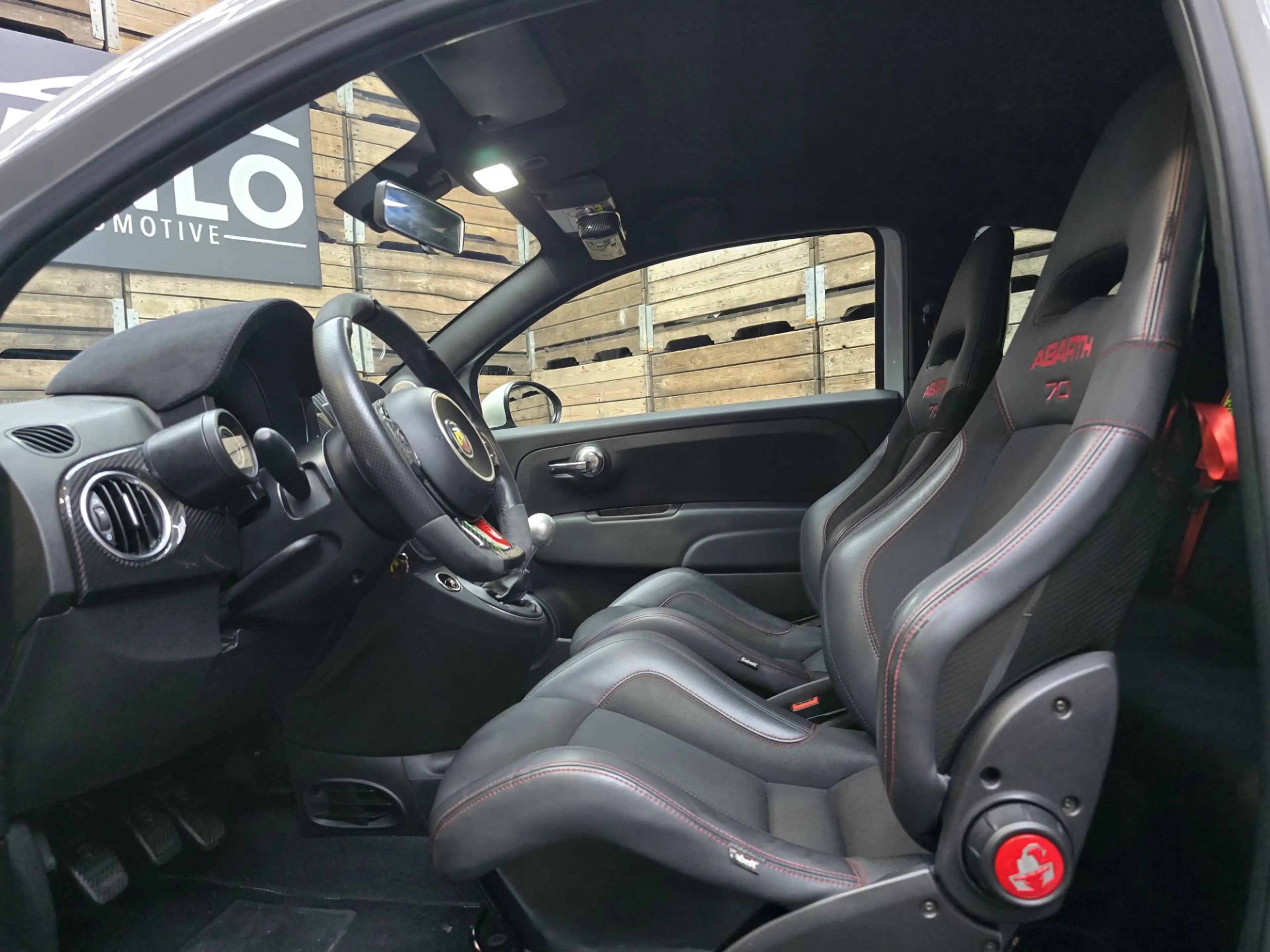 Fiat 500 Abarth 1.4 T-Jet Competizione Esseessee 70th Anniversary — photo 5