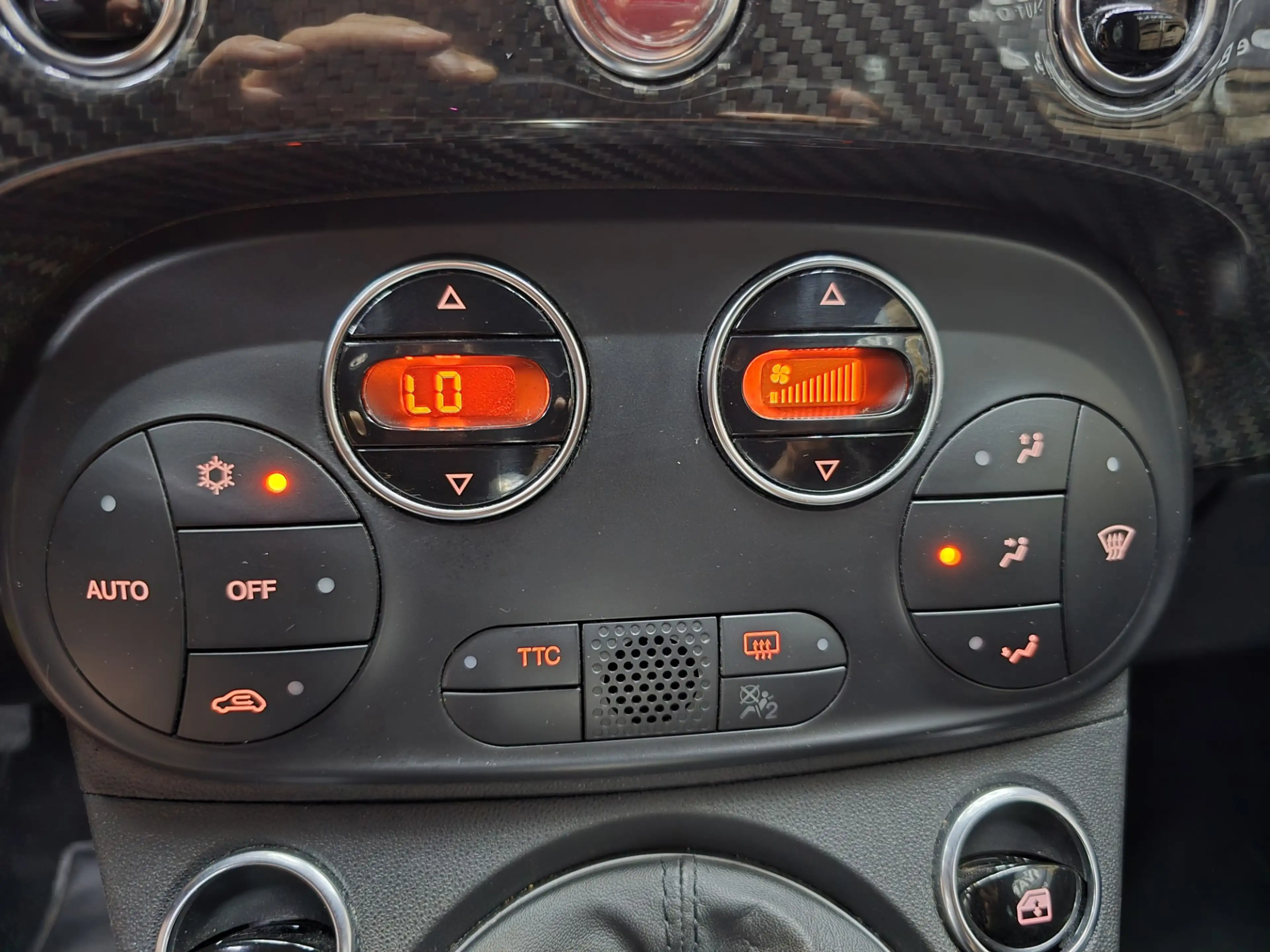Fiat 500 Abarth 1.4 T-Jet Competizione Esseessee 70th Anniversary — photo 12