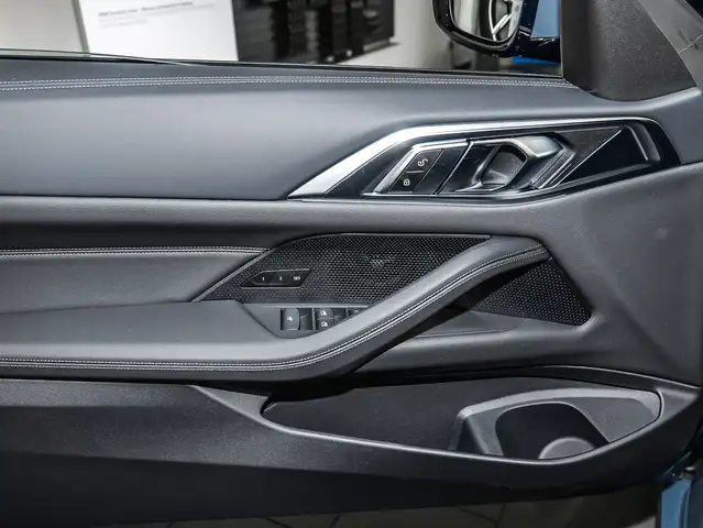 BMW I view 13