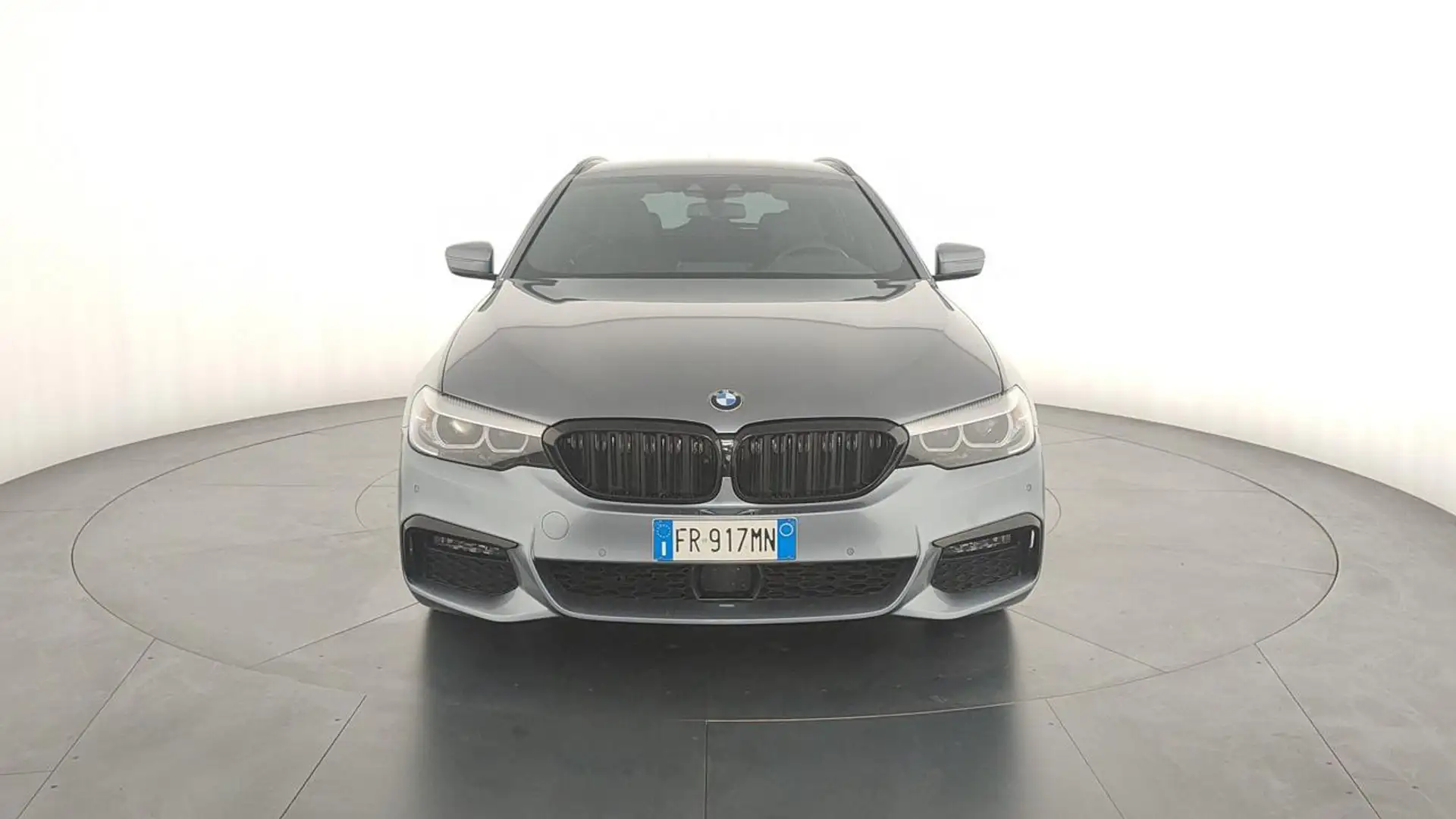 BMW 530 530d xDrive 249CV Touring Msport Grau - 2