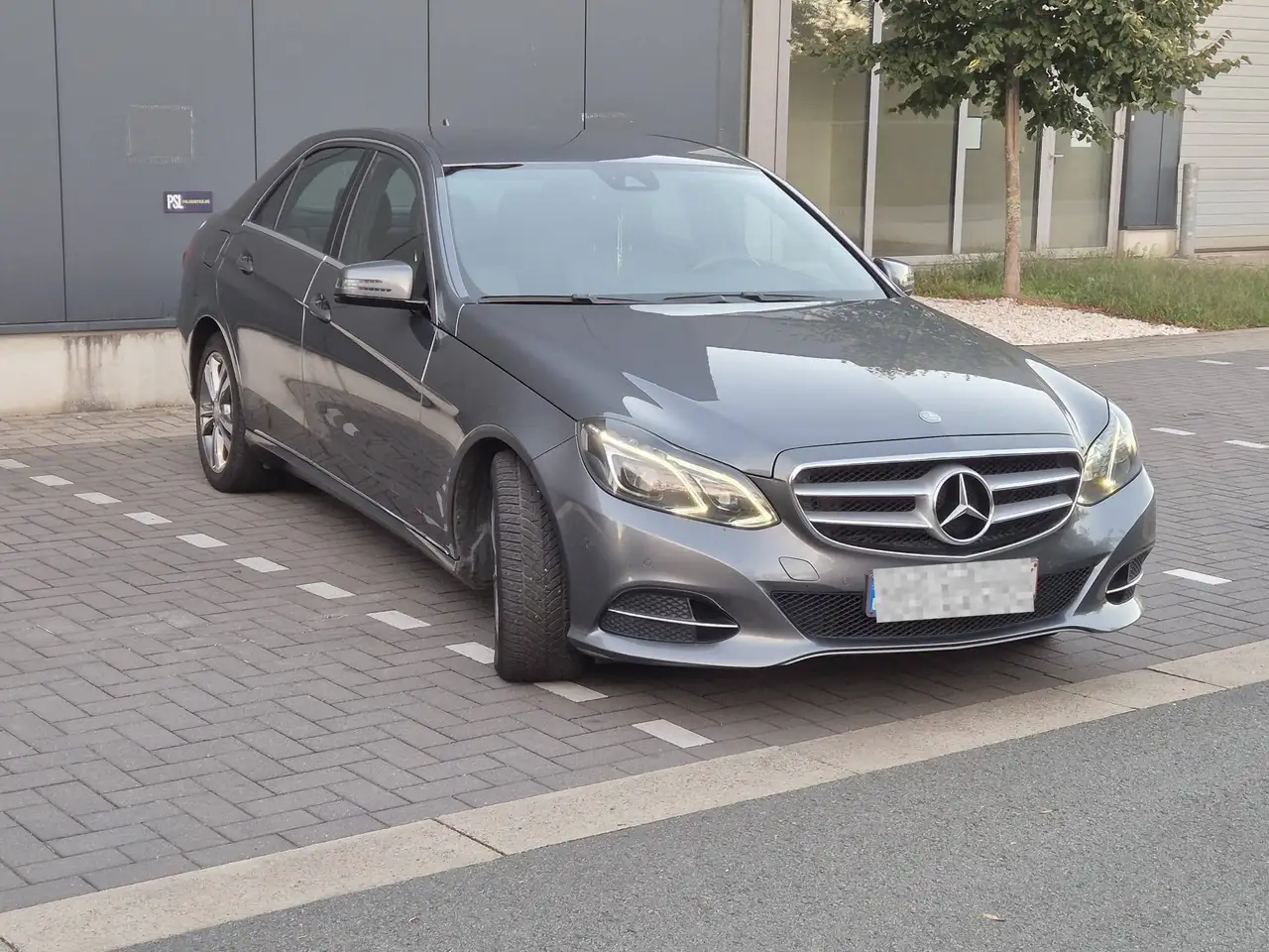 Mercedes-Benz E 220