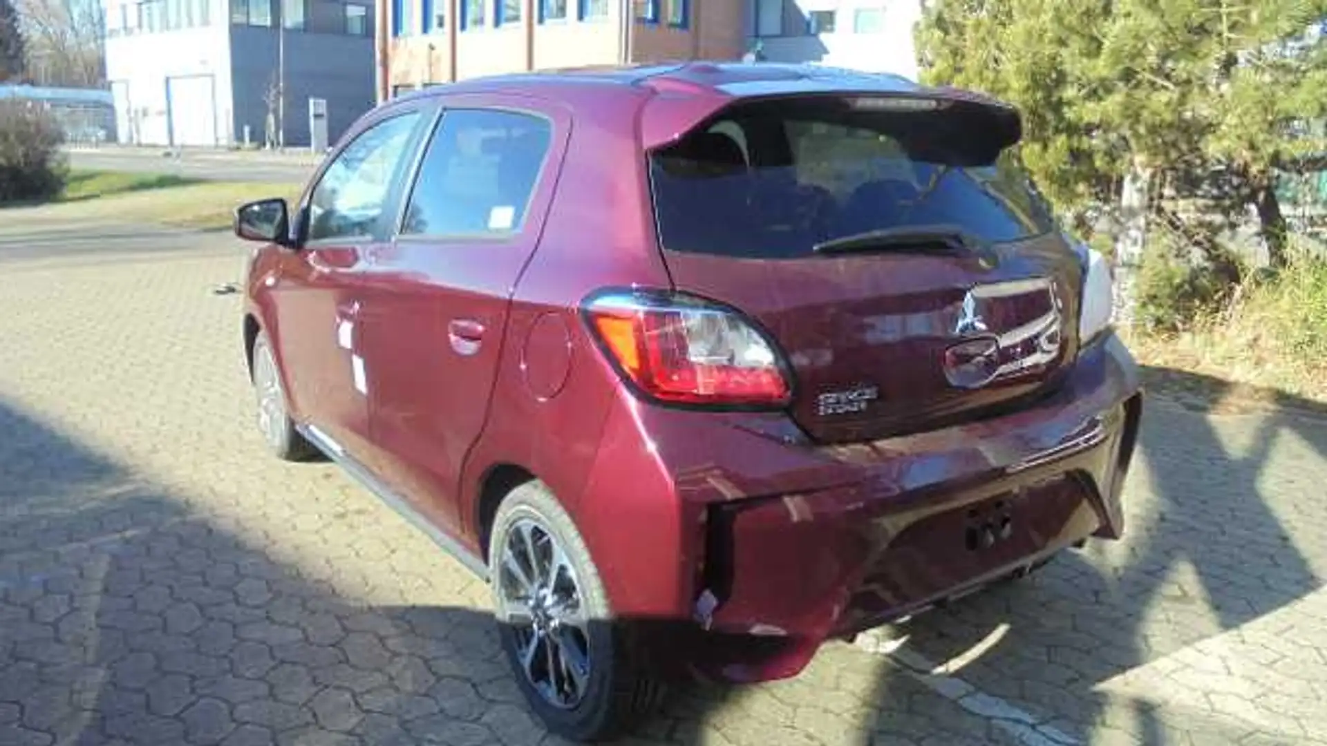 Mitsubishi Space Star Select+ 1.2 MIVEC ClearTec 5-Gang Rot - 2