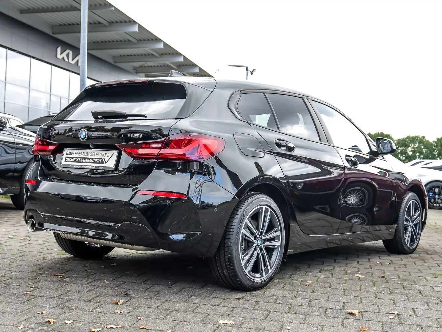 BMW 118 i RFK NAVI LED Sound Syst. PDC V+H DAB Klima Schwarz - 2