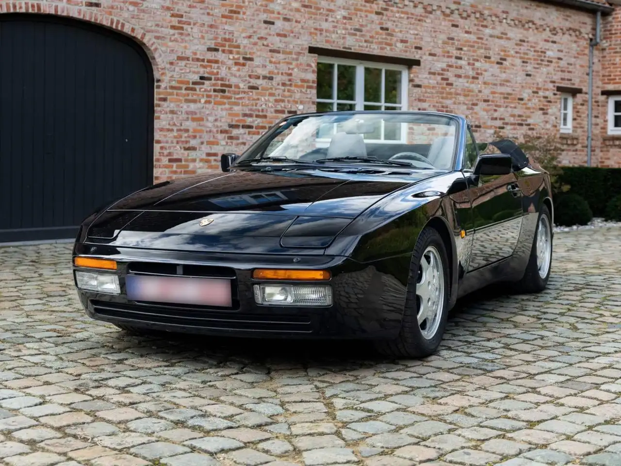 1991 Porsche 944 944 Turbo Cabriolet, photograph 4