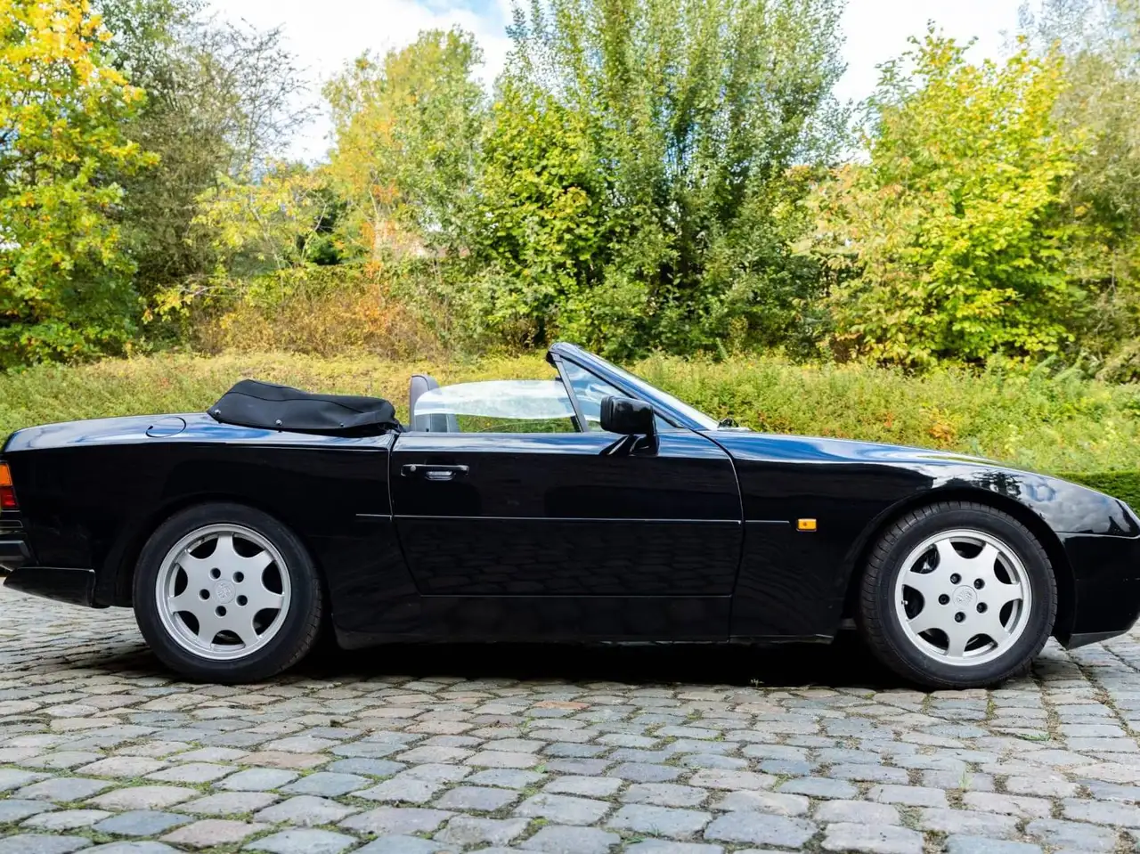 1991 Porsche 944 944 Turbo Cabriolet, photograph 8