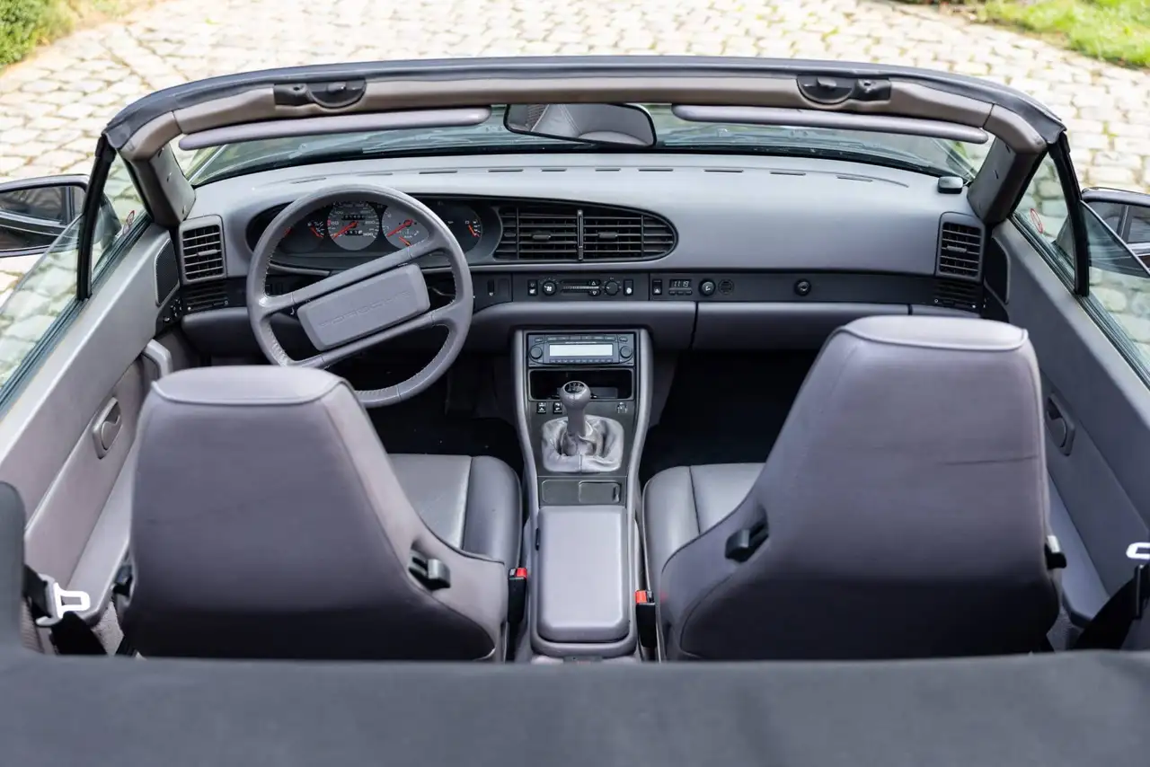 1991 Porsche 944 944 Turbo Cabriolet, photograph 9